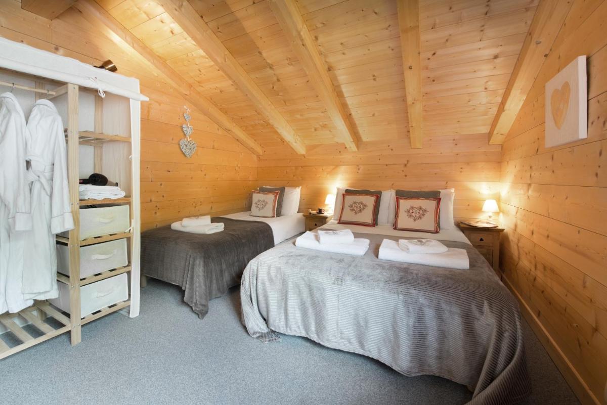 Deluxe Double Room (2 Adults + 1 Child)