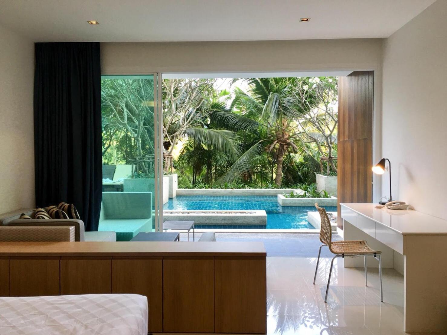 Deluxe Double Room with Pool Access - Photo 15