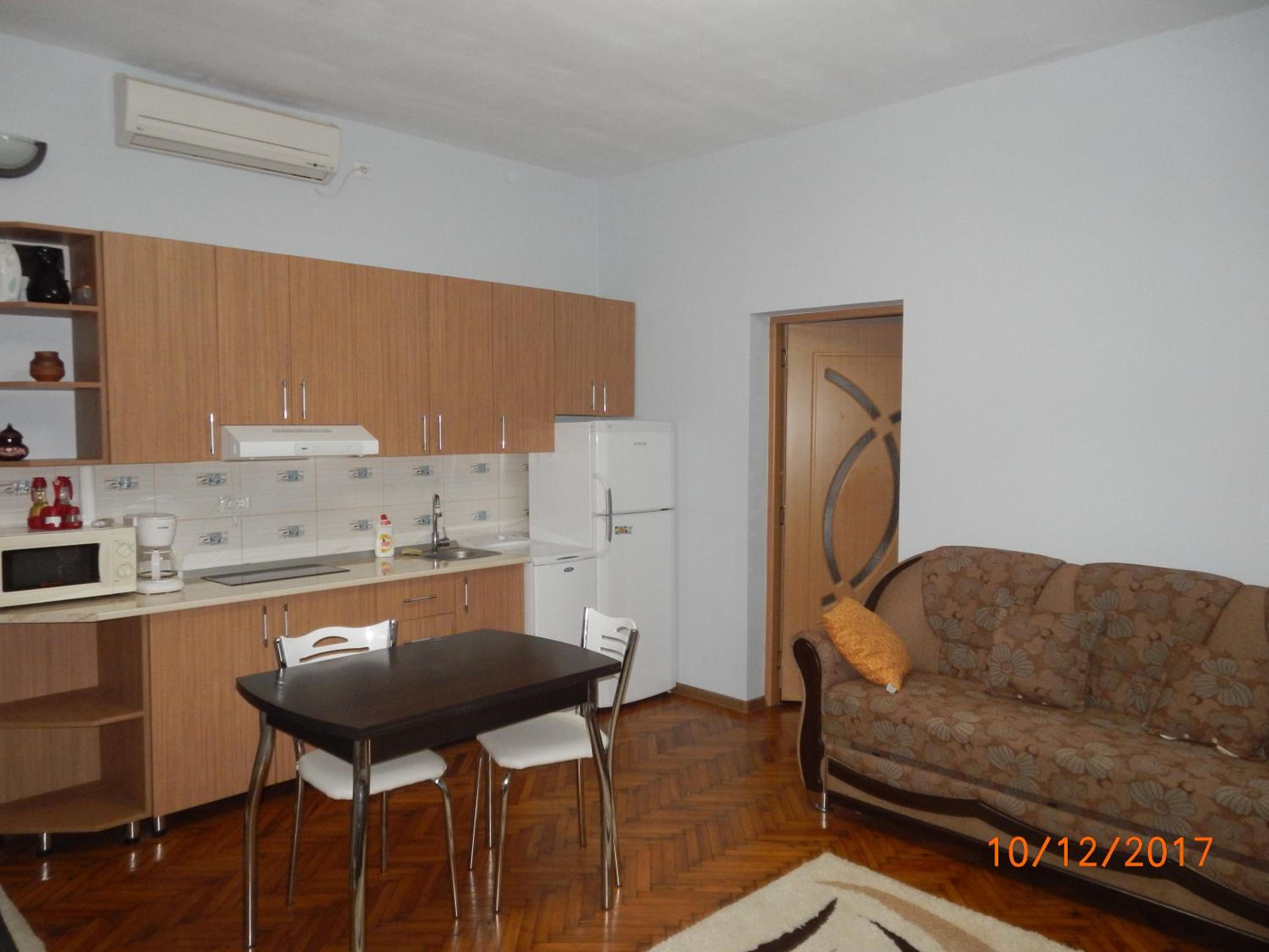 Apartment - Photo 2