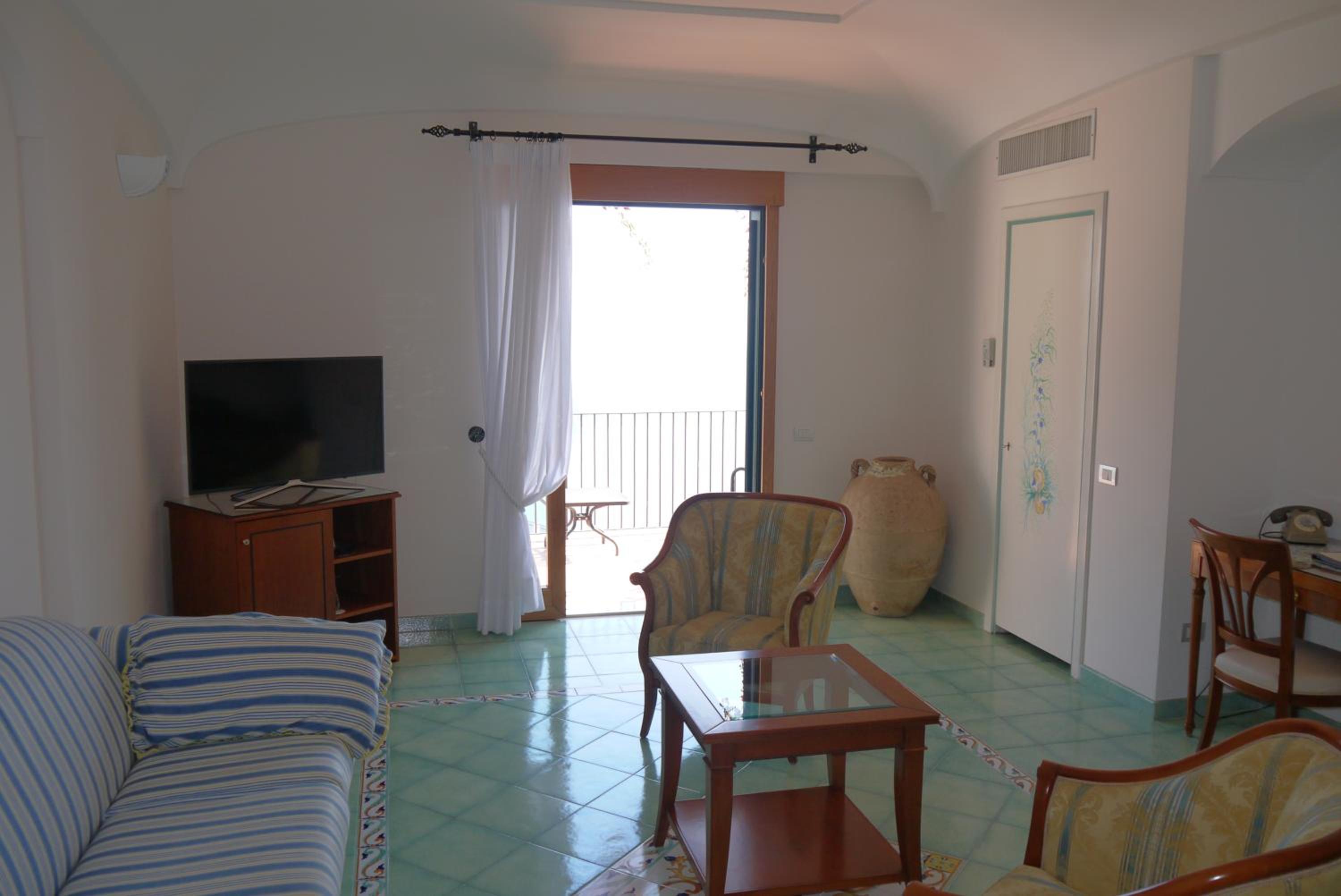 Junior Suite with Sea View - Photo 9