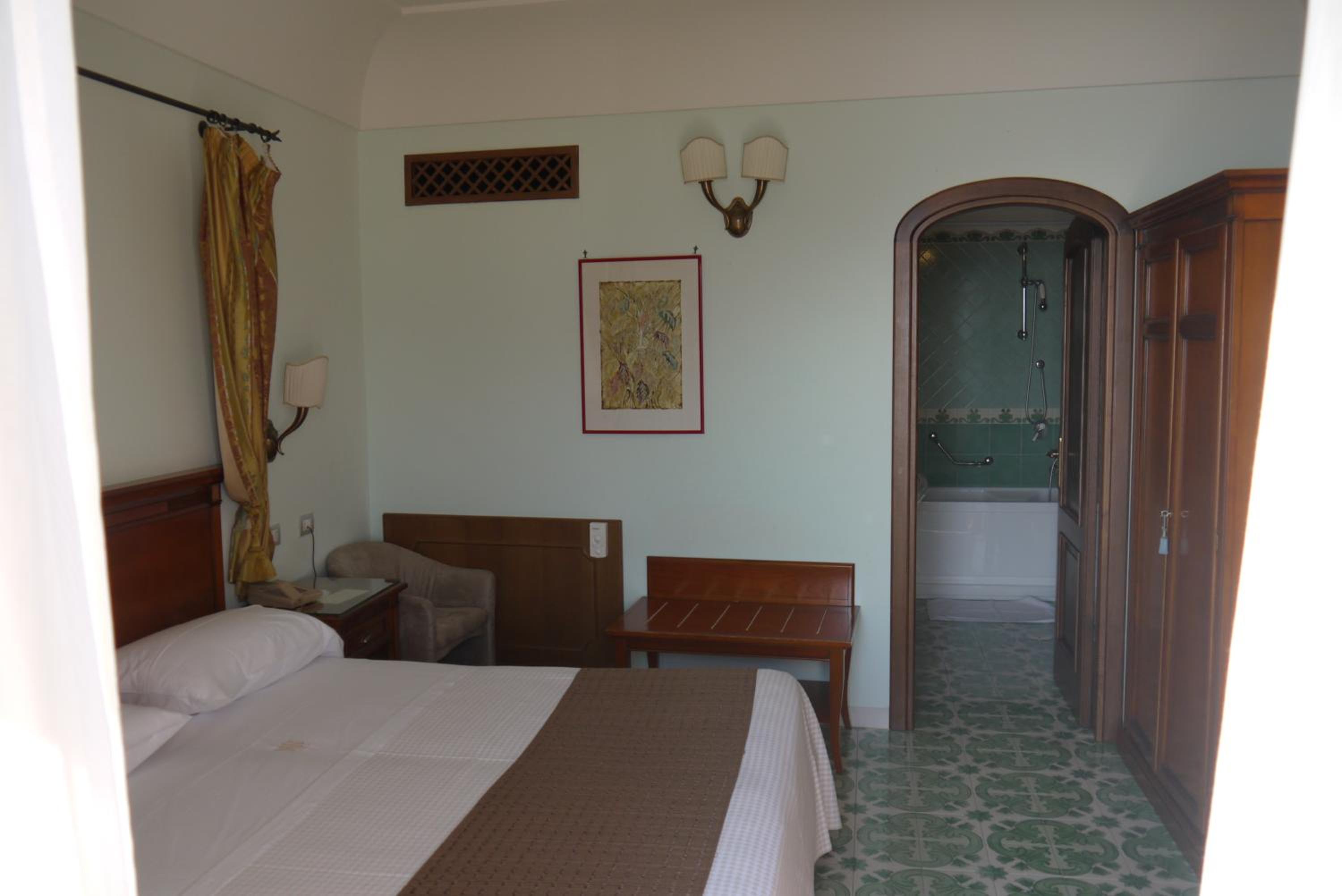 Superior Double Room with Sea View - Photo 9