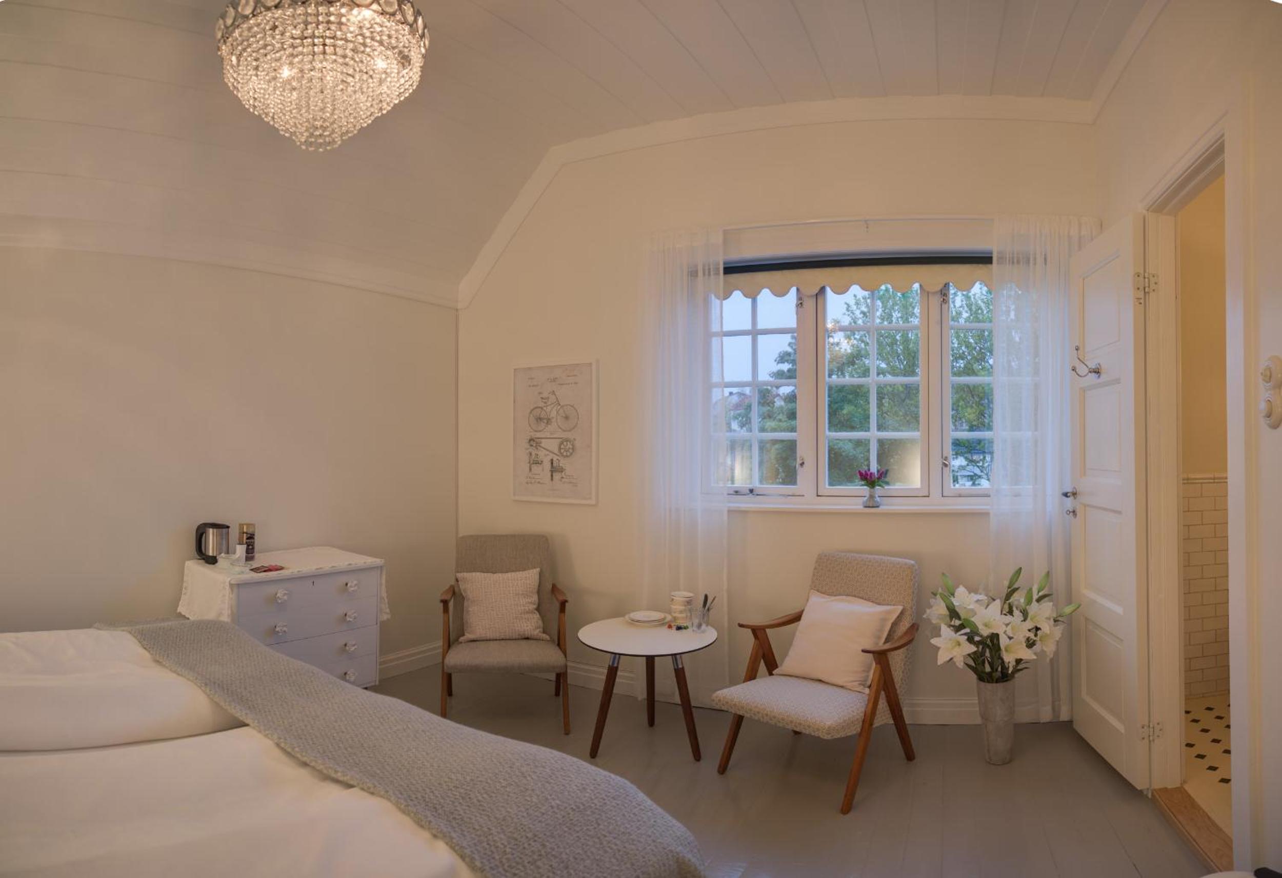 Double Room with Private Bathroom photo 3