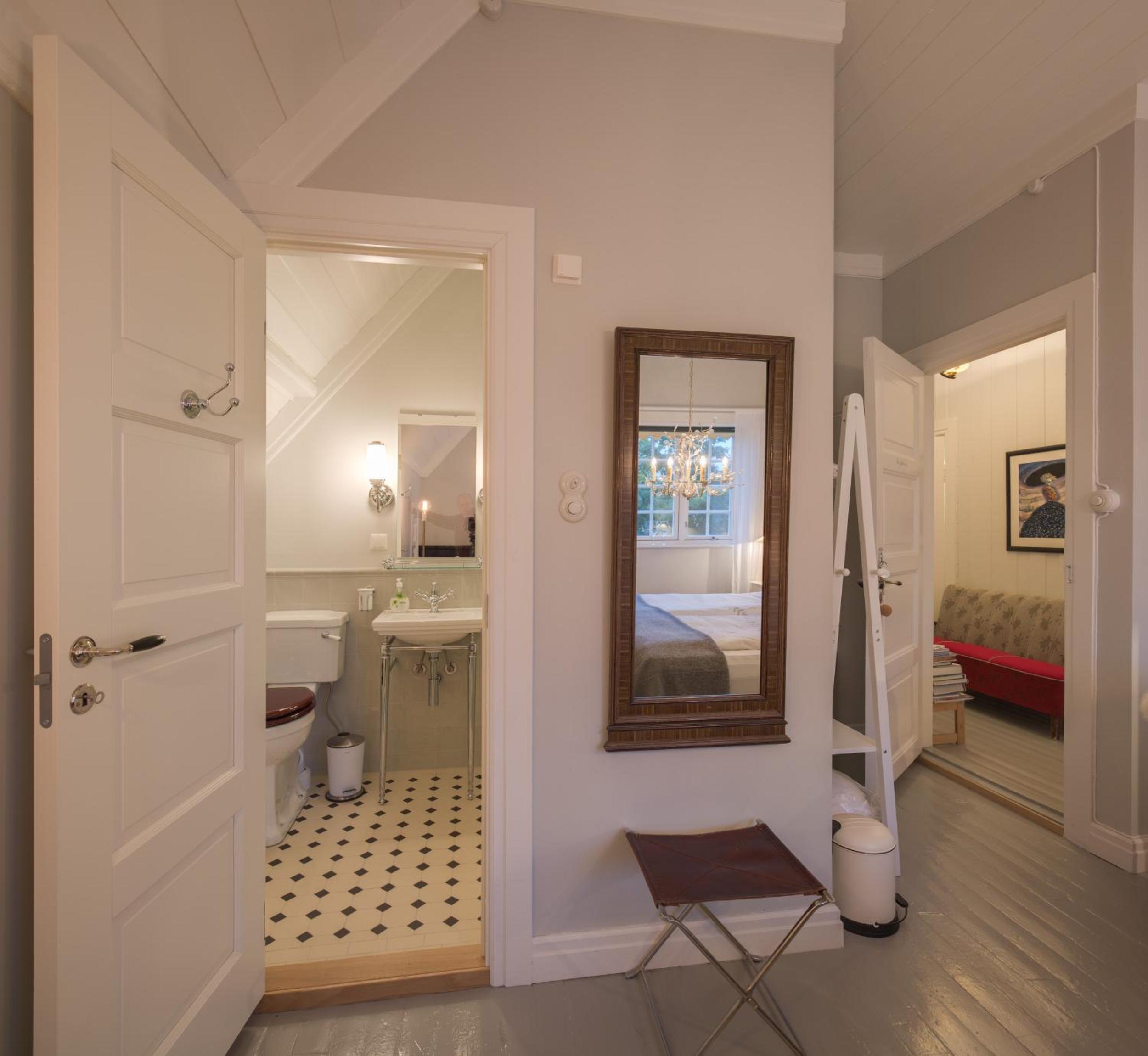 Double Room with Private Bathroom photo 2