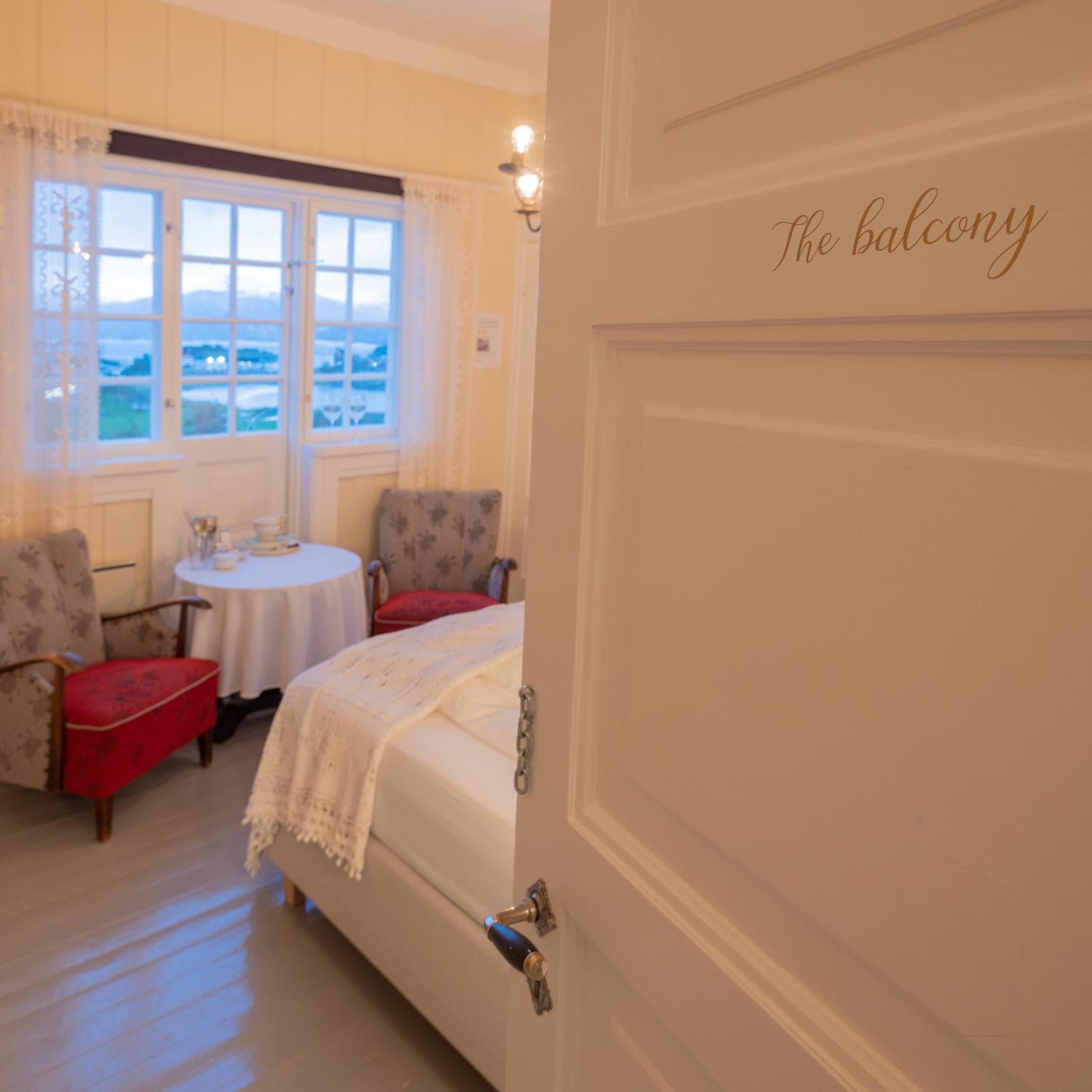 Double Room with Private Bathroom photo 1