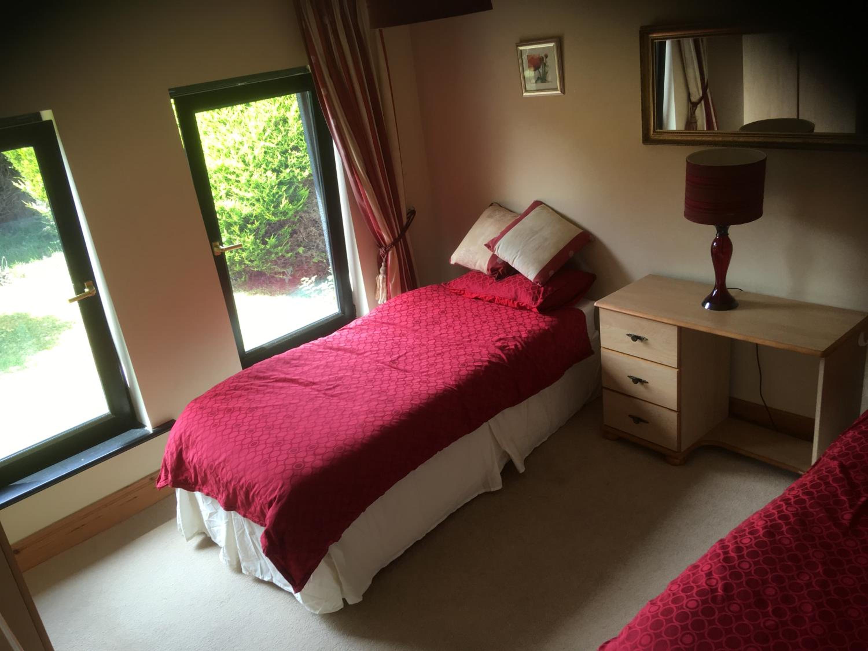 Twin Room with Shared Bathroom photo 3