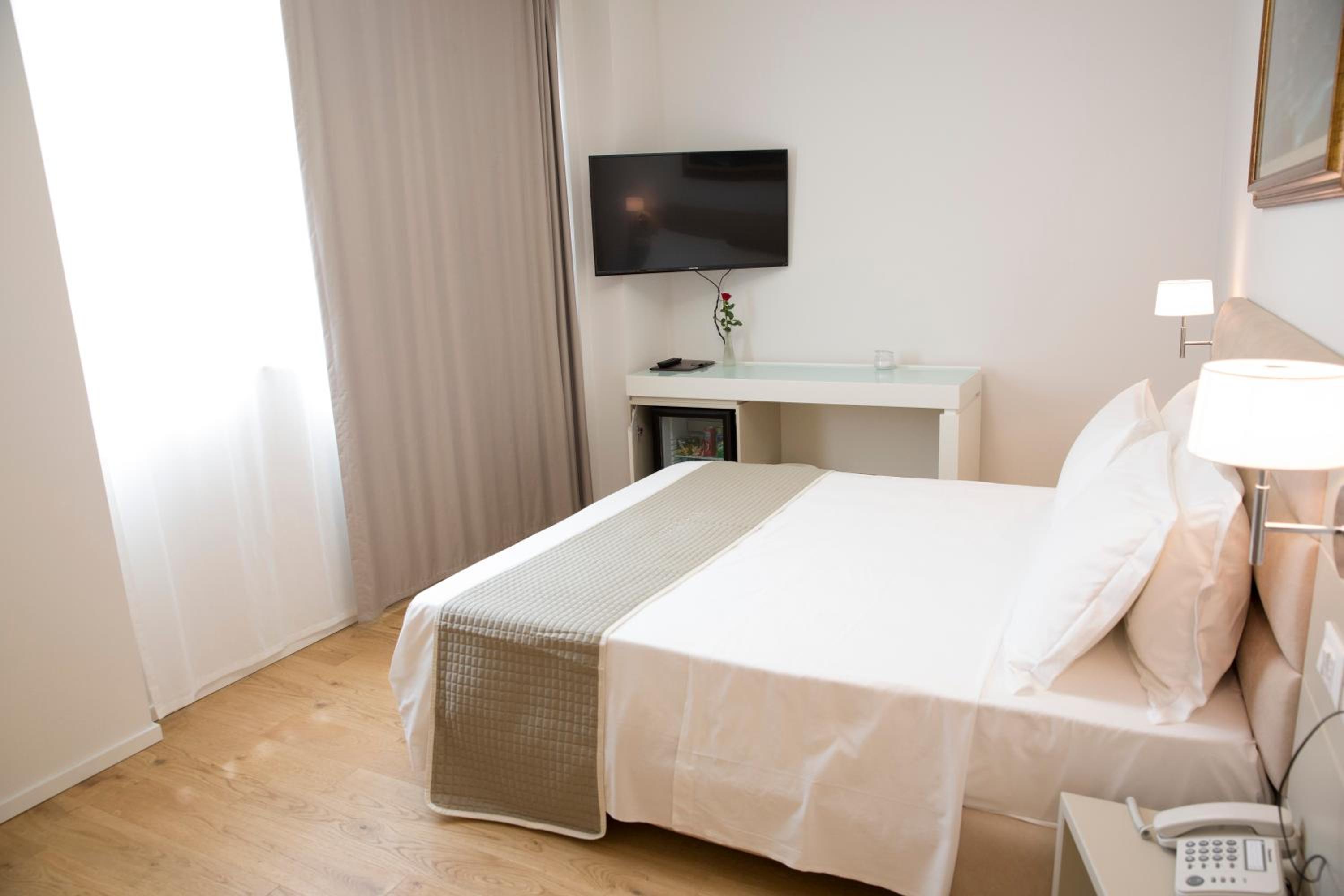 Superior King Room photo 1