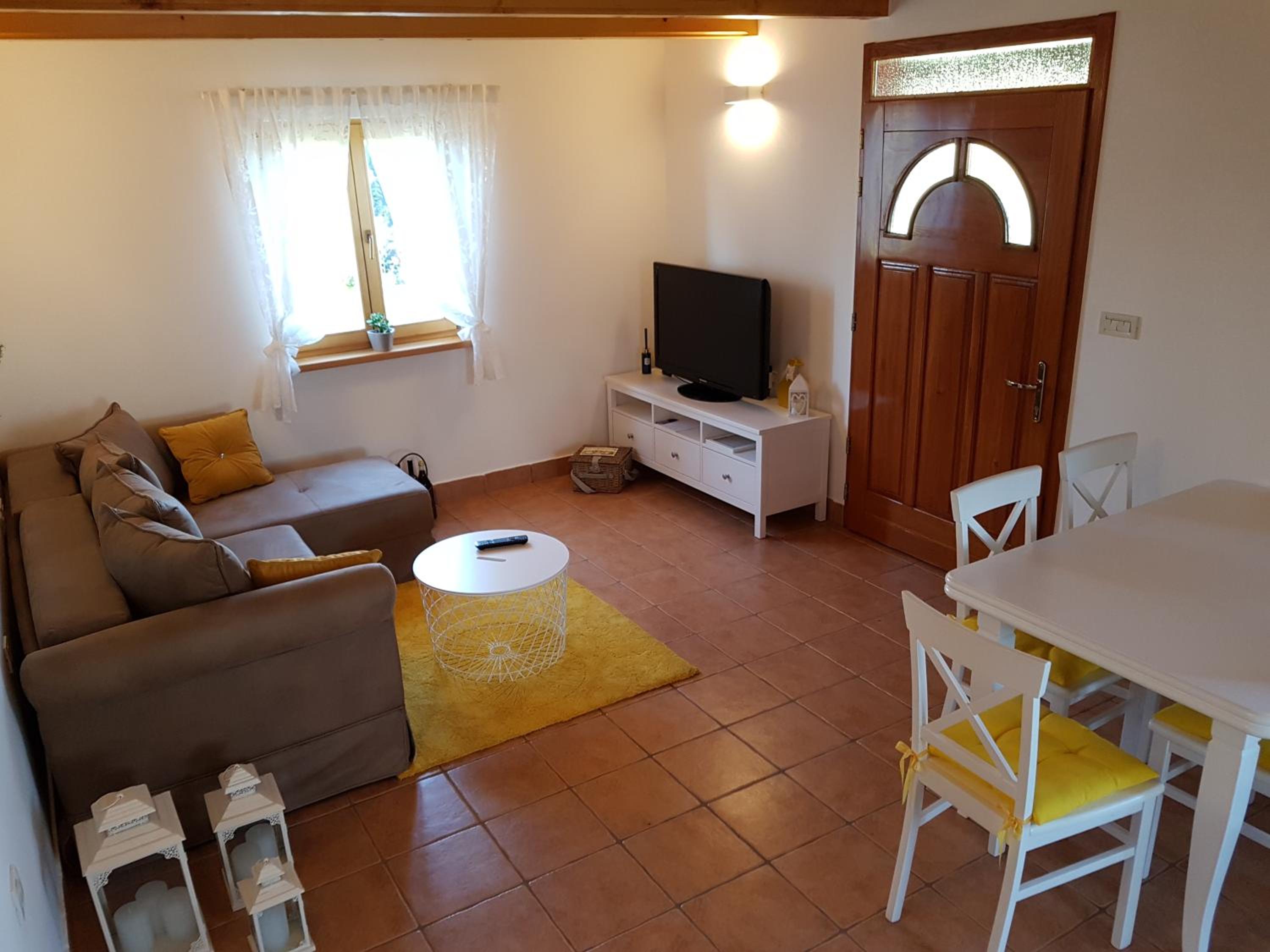 One-Bedroom House photo 1
