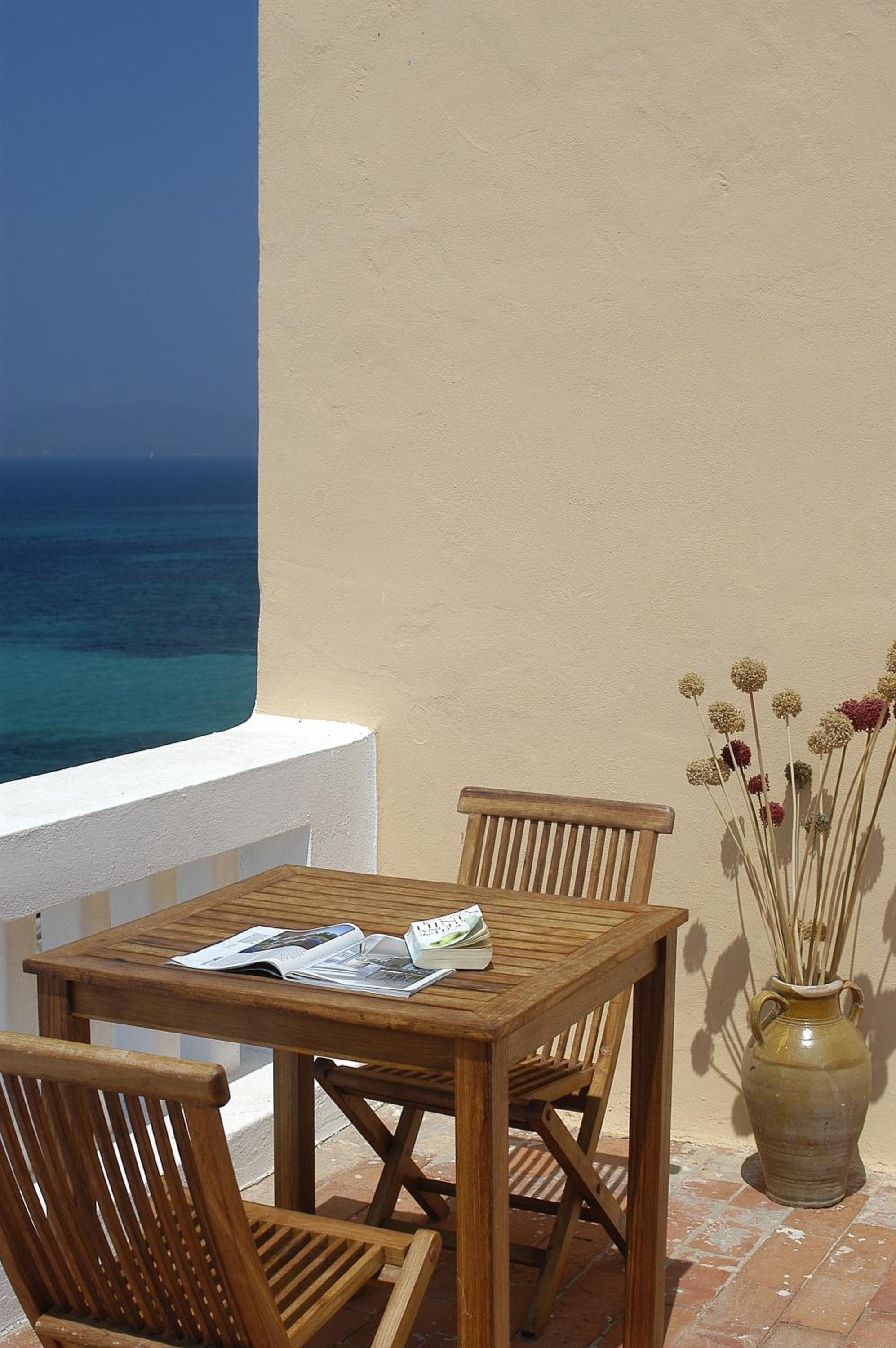 Suite with Sea View and Balcony - Photo 3