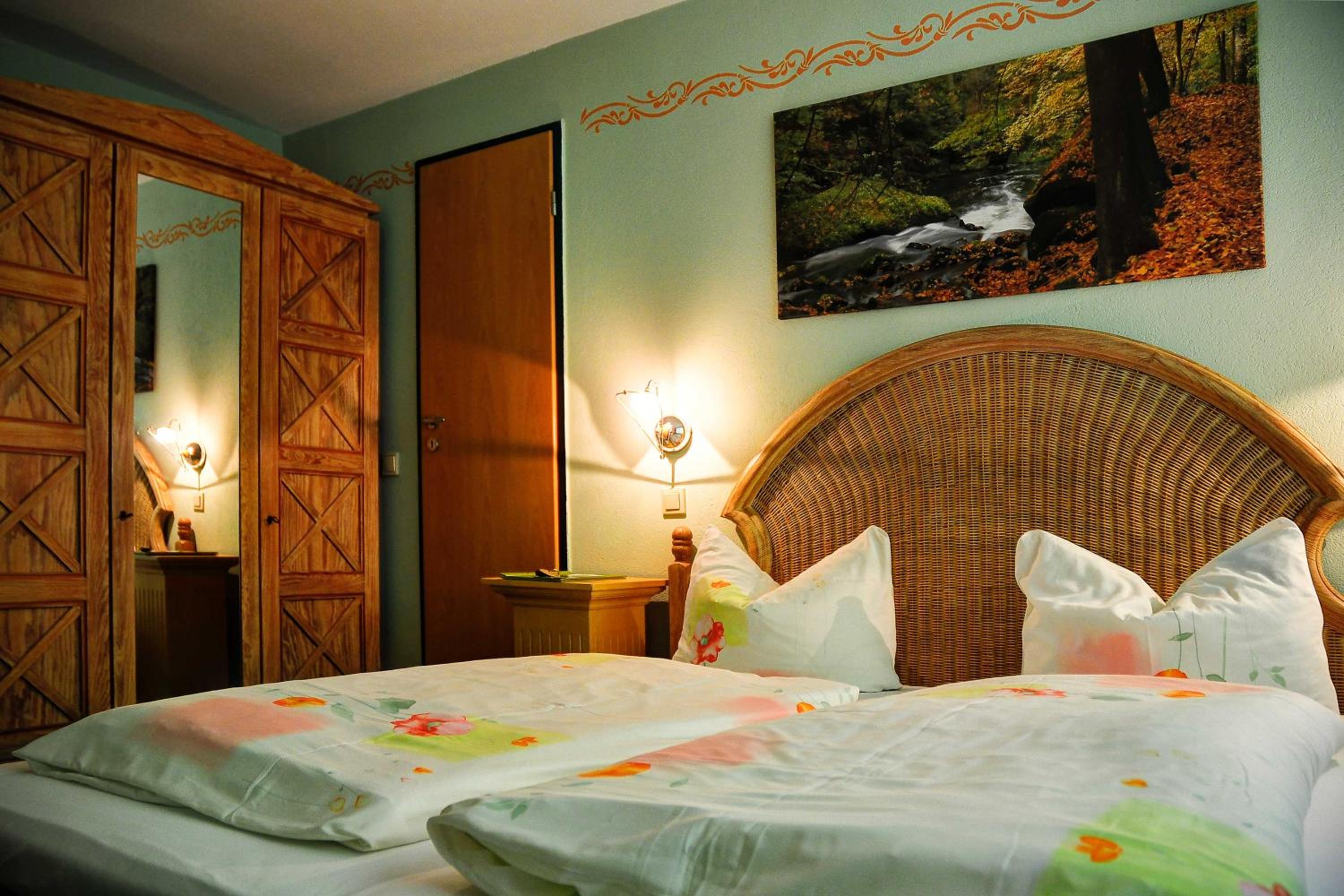 Double Room with Forest View (no dogs) - Photo 12