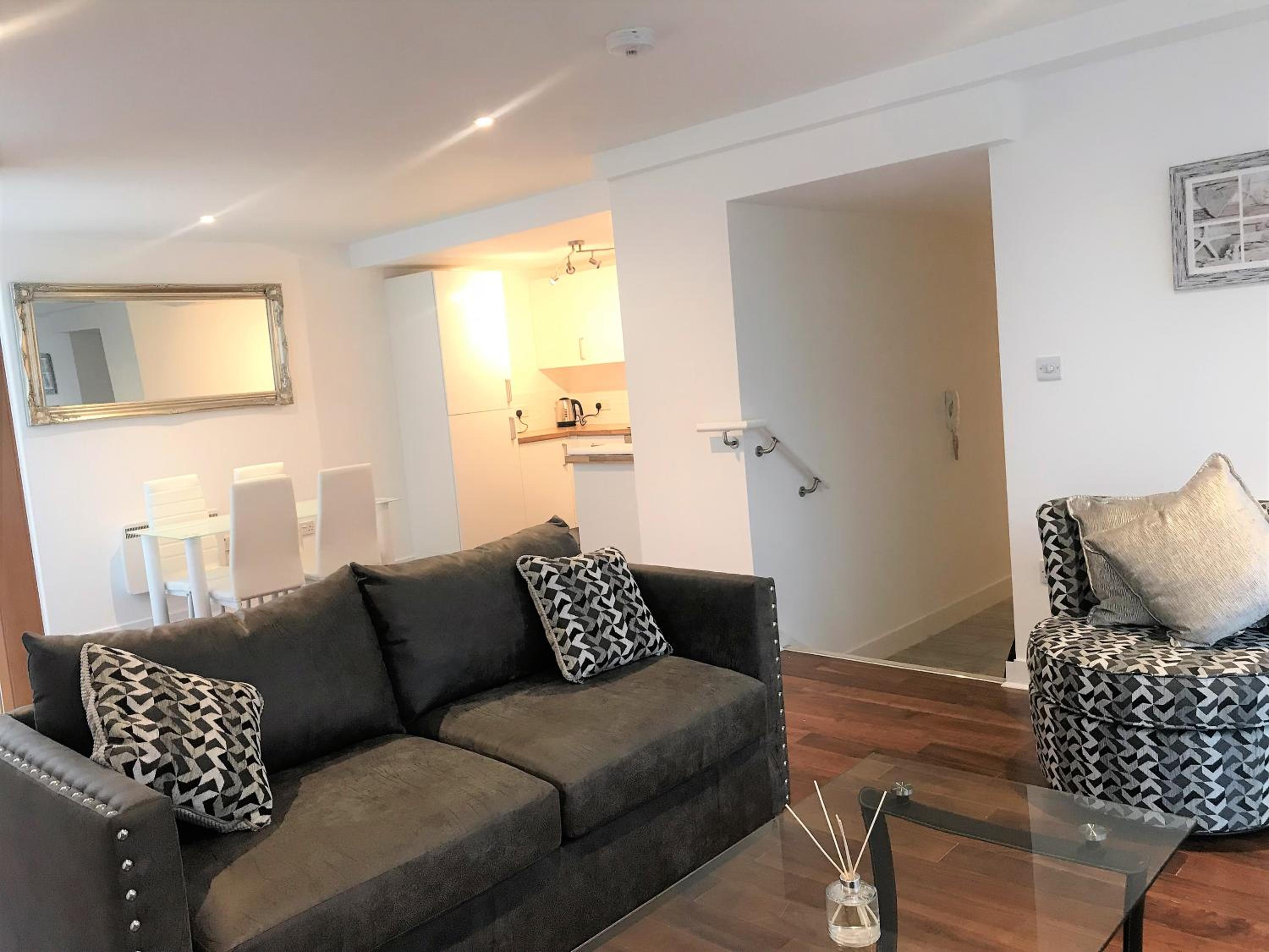 Two-Bedroom Apartment - Photo 6