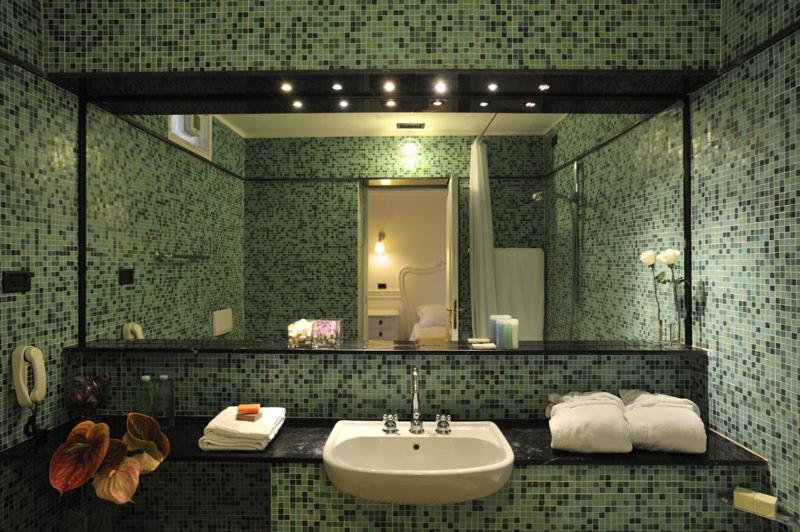 Double Room with Park View - Photo 5