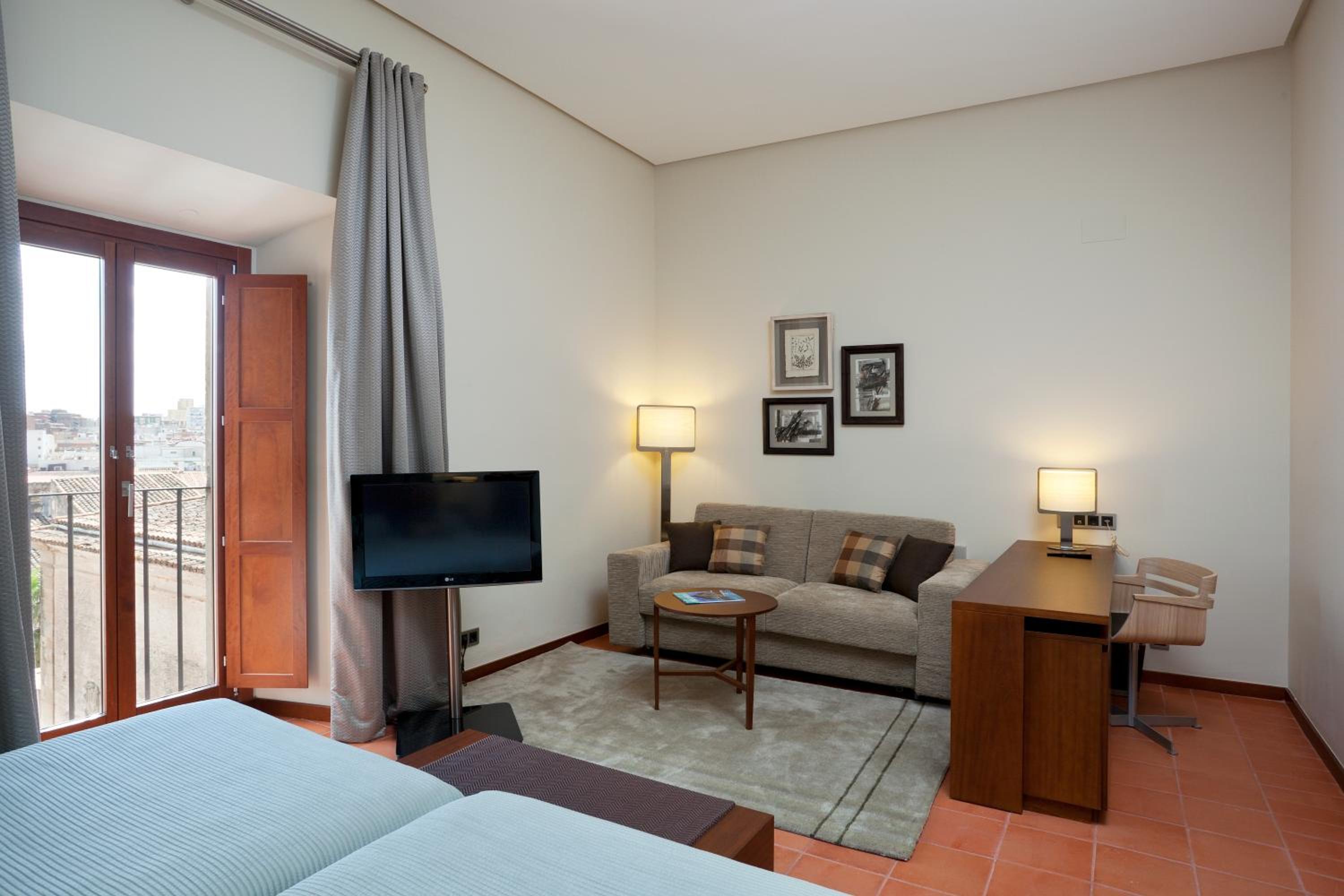 Habitación Doble o con Dos Camas con Cama Extra (2 Adultos + 1 Niño)