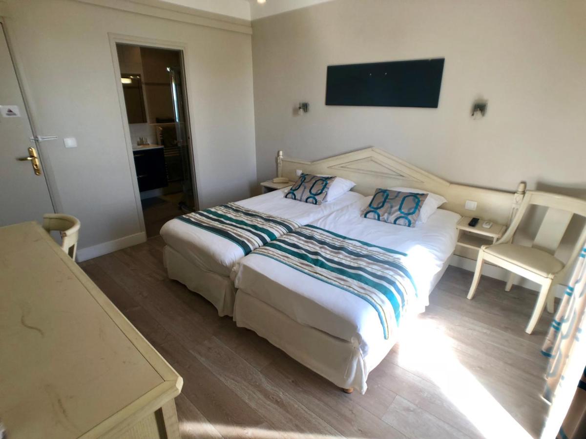 Twin Room with Sea View - First Floor photo 3