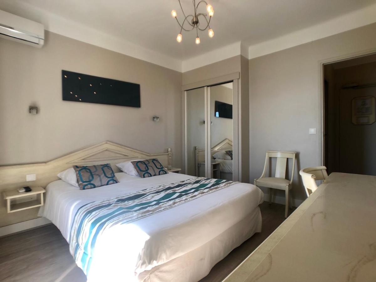 Double Room with Sea View - First Floor photo 3