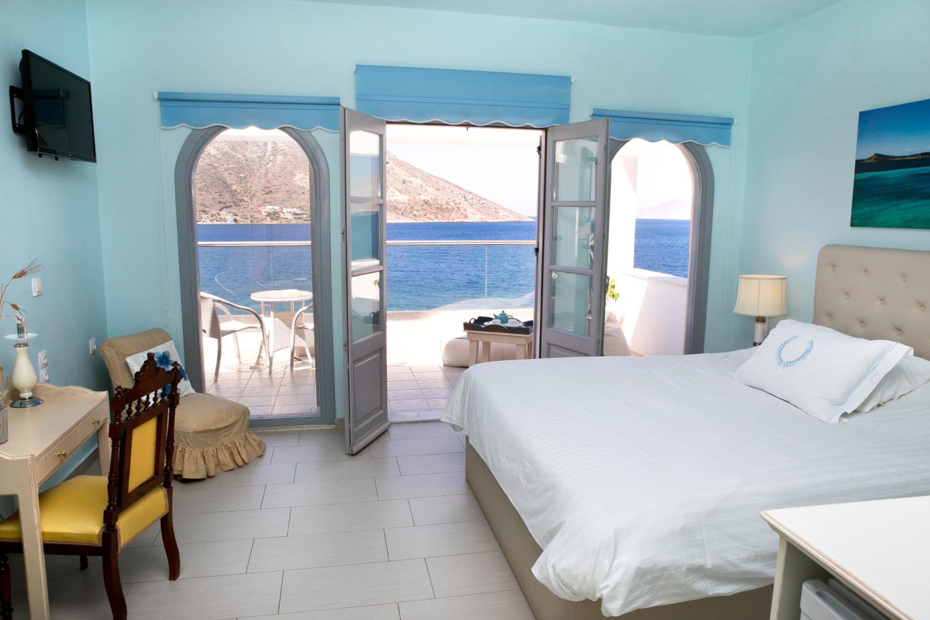 Junior Suite with Sea View and Terrace photo 3
