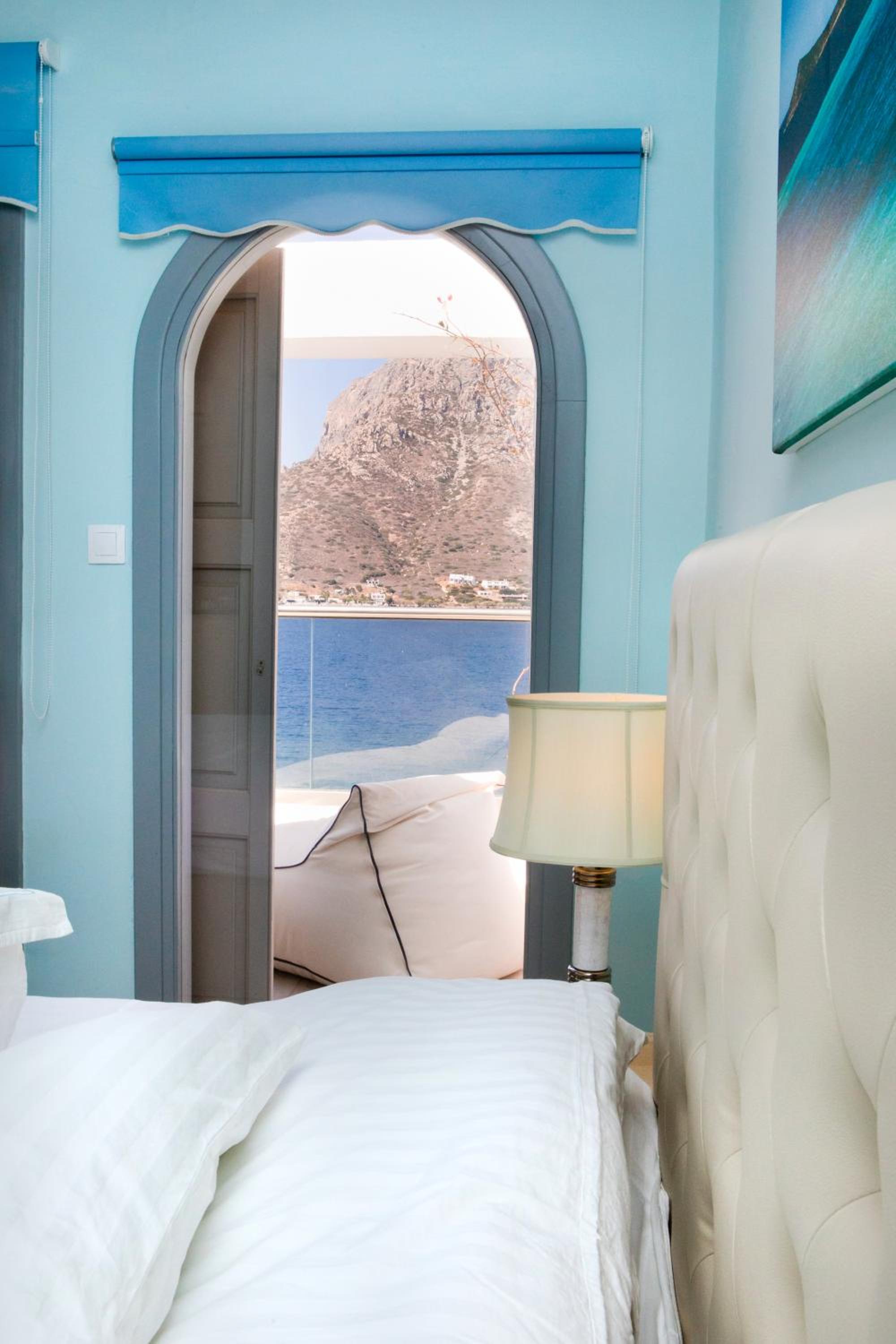 Junior Suite with Sea View and Terrace photo 2