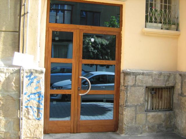 Apartment with Balcony - Photo 18