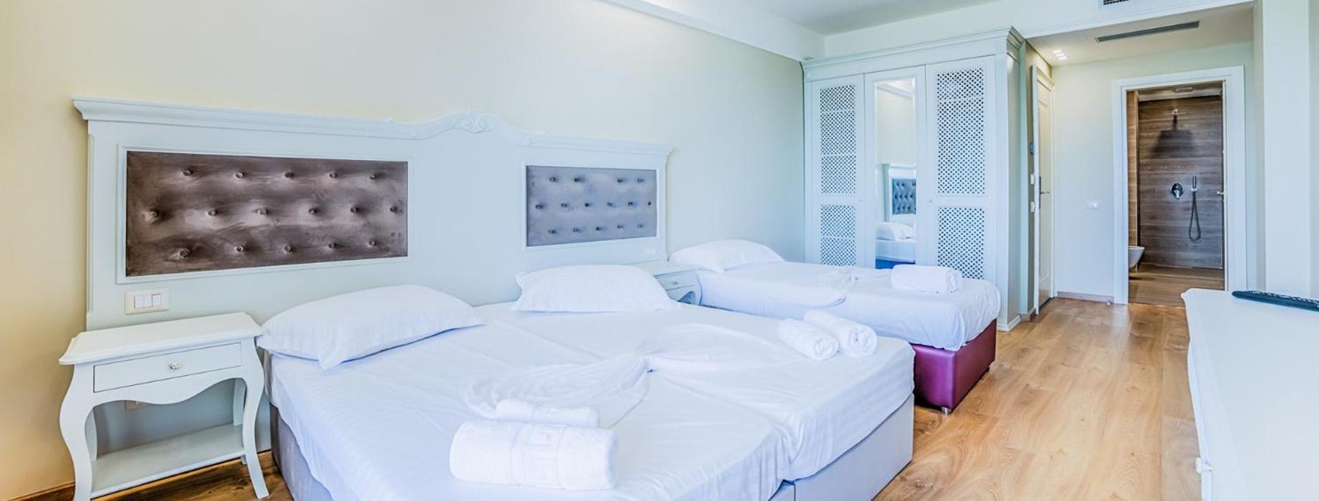 Deluxe Triple Room with Sea View photo 1
