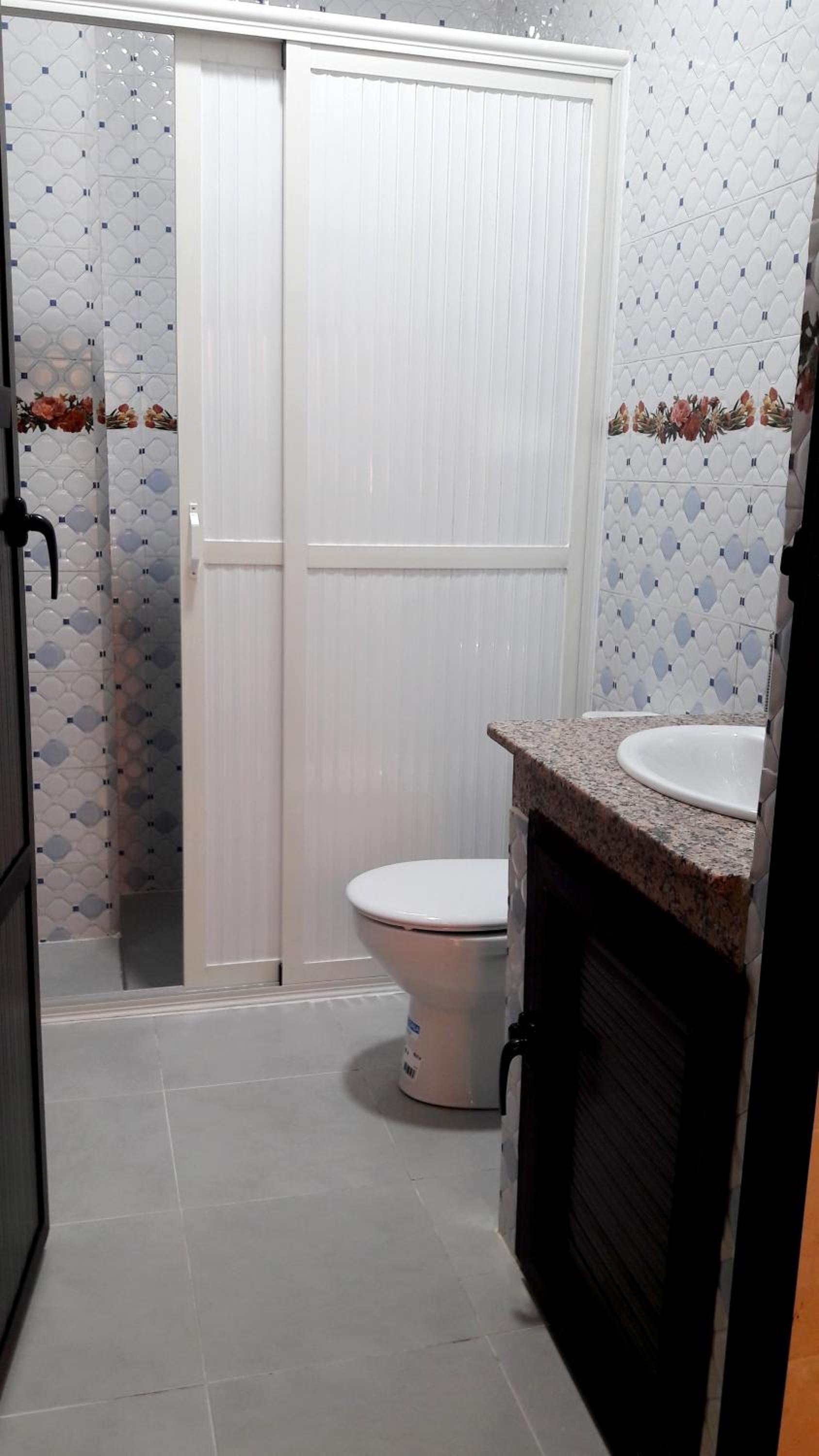 Quadruple Room with Private Bathroom - Photo 2