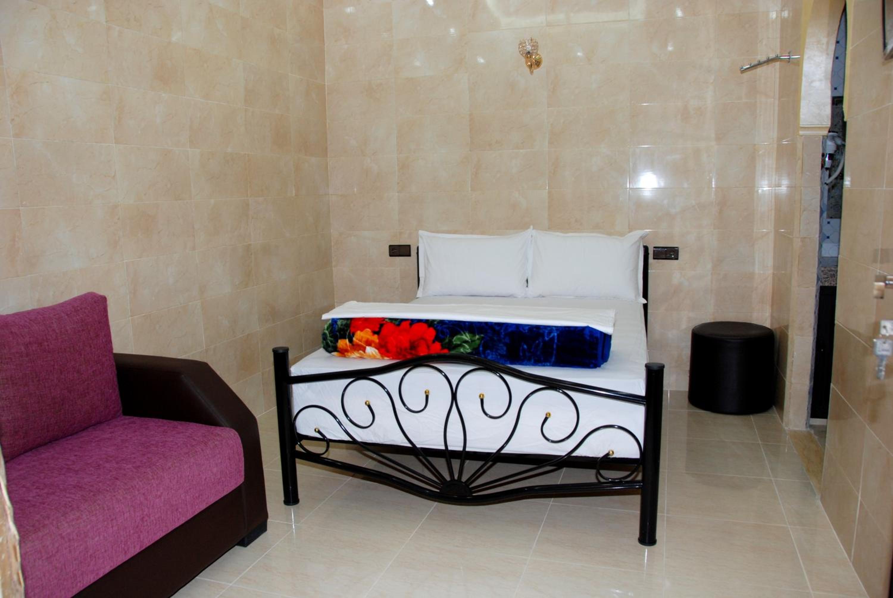 Triple Room - Photo 35