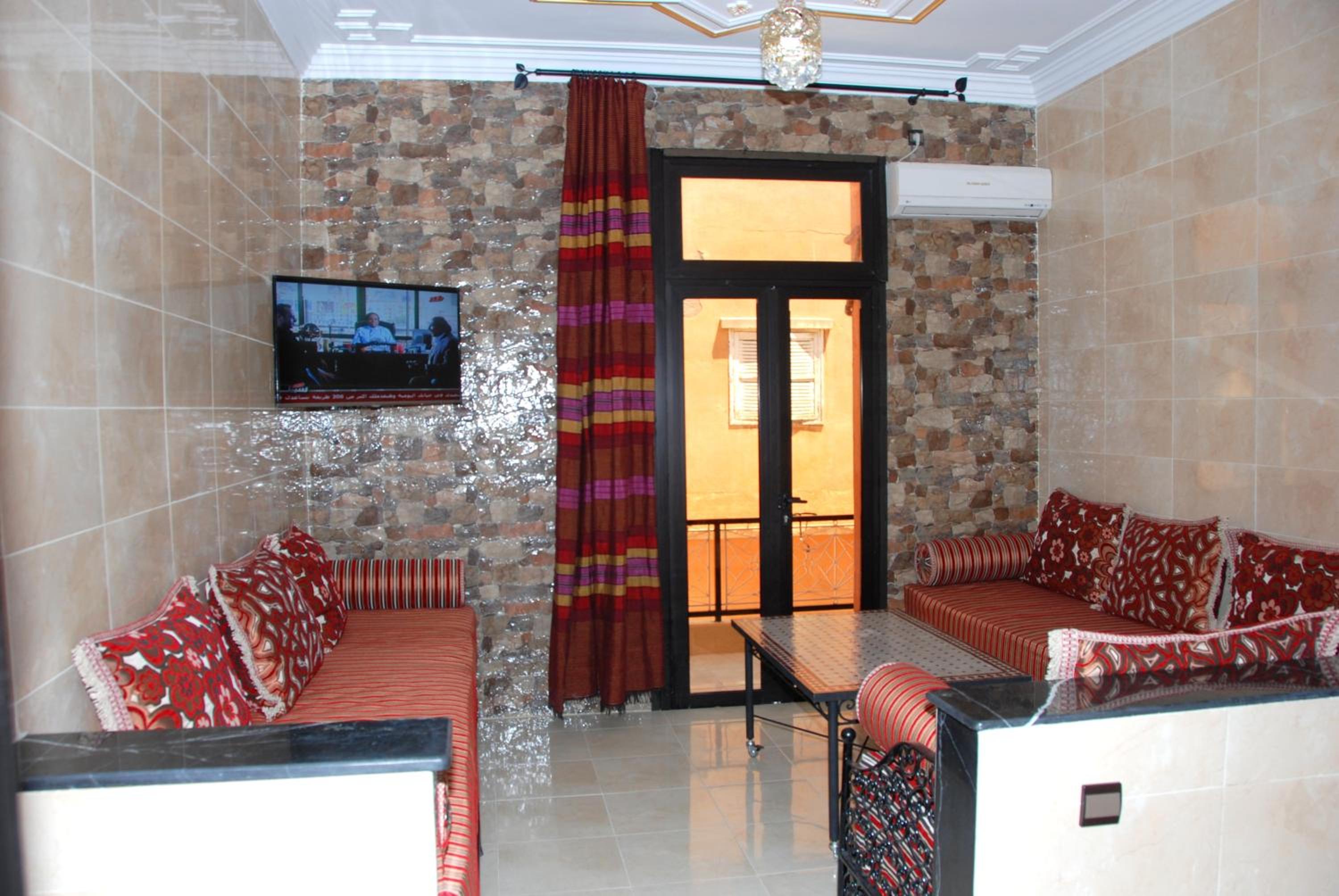 Family Suite with Balcony - Photo 28