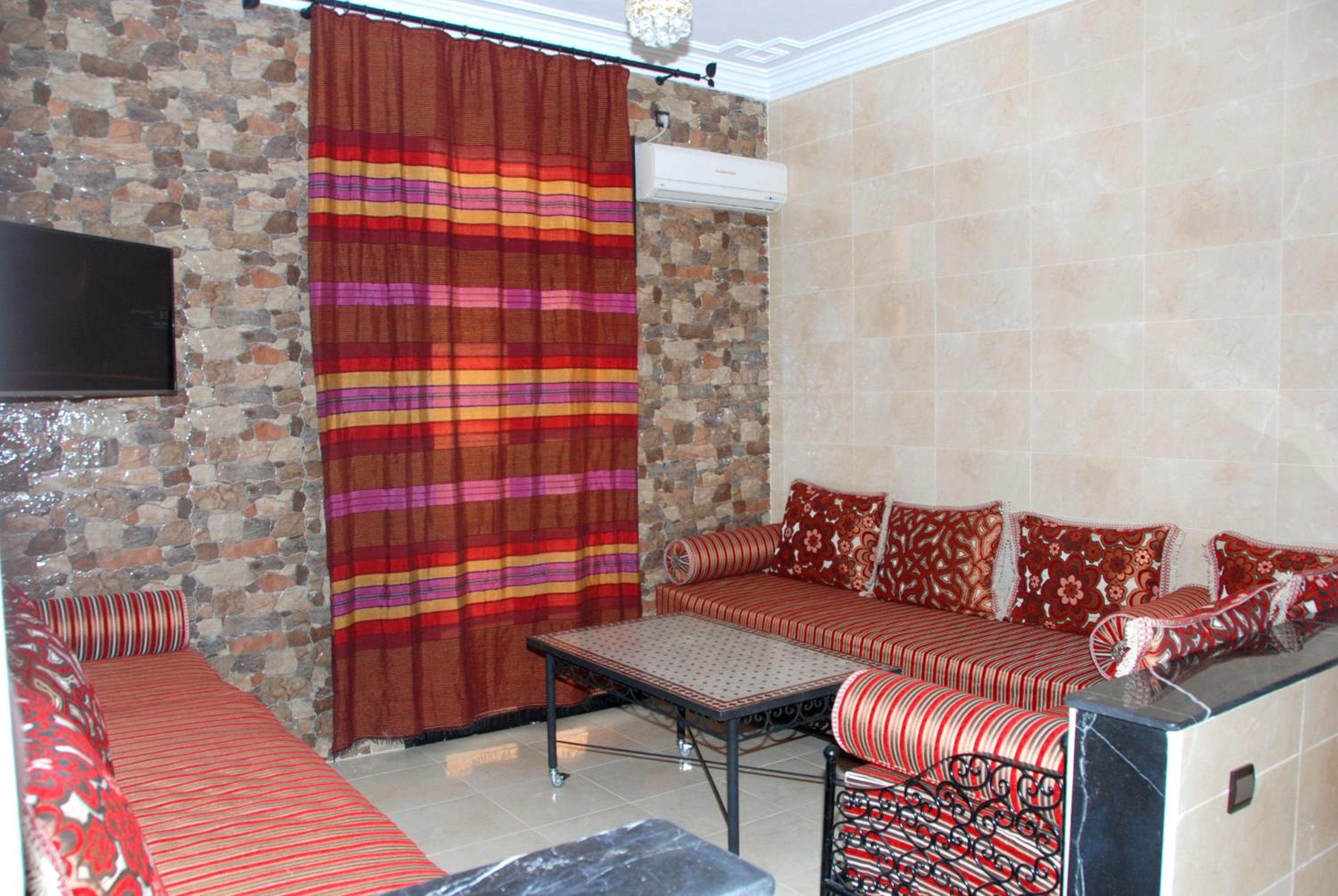 Family Suite with Balcony - Photo 17