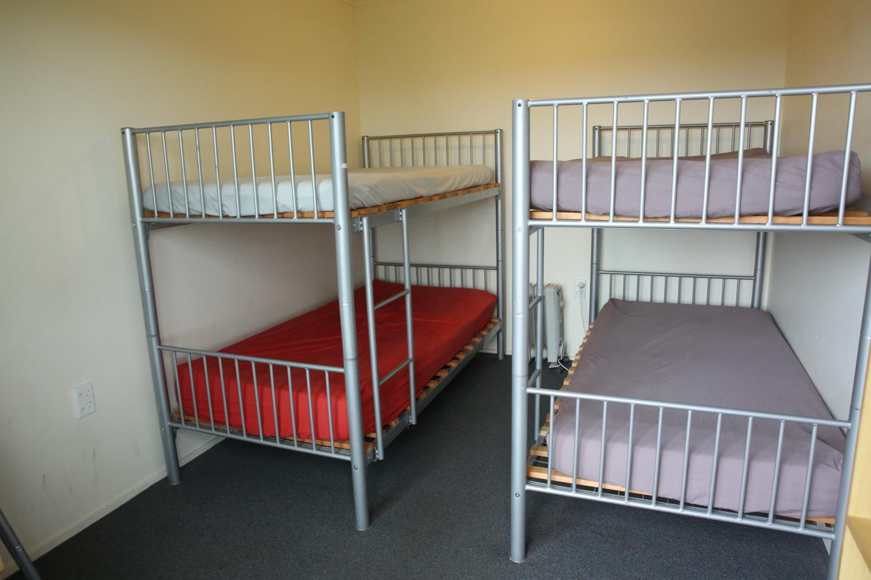 Quadruple Room with Shared Bathroom photo 2