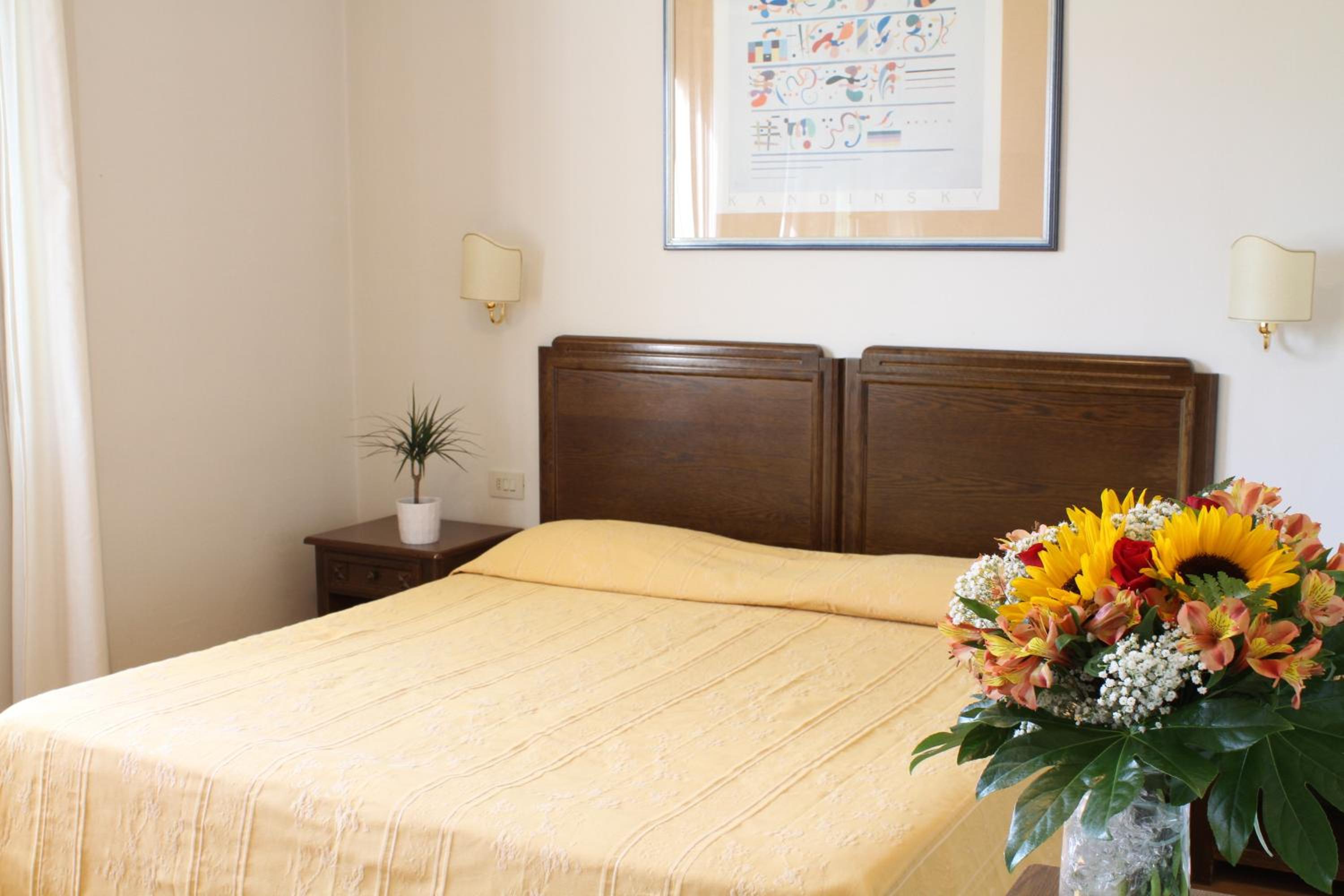 Double or Twin Room - Photo 14