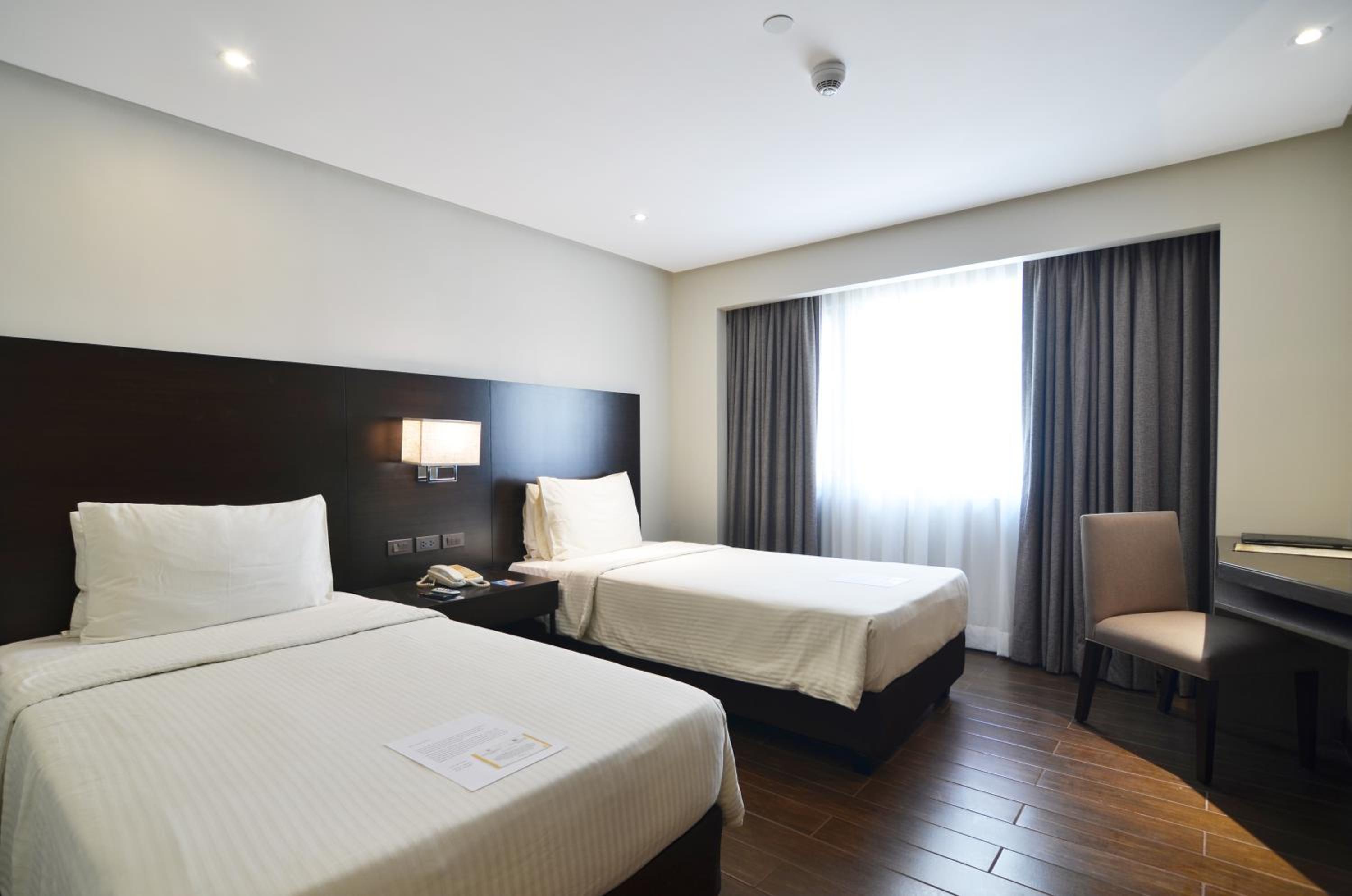 Deluxe Twin Room - Photo 2