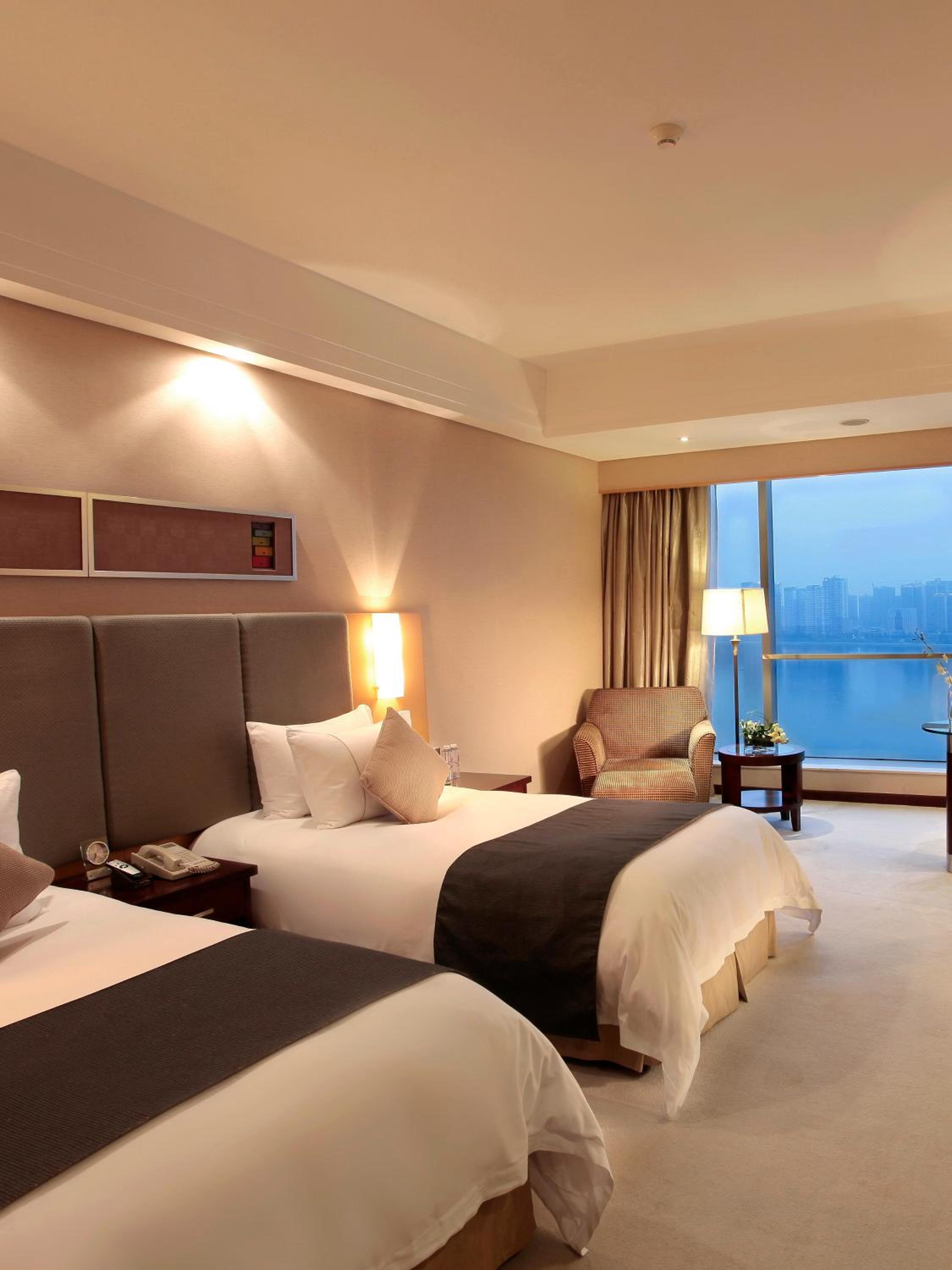 Superior Twin Room with River View