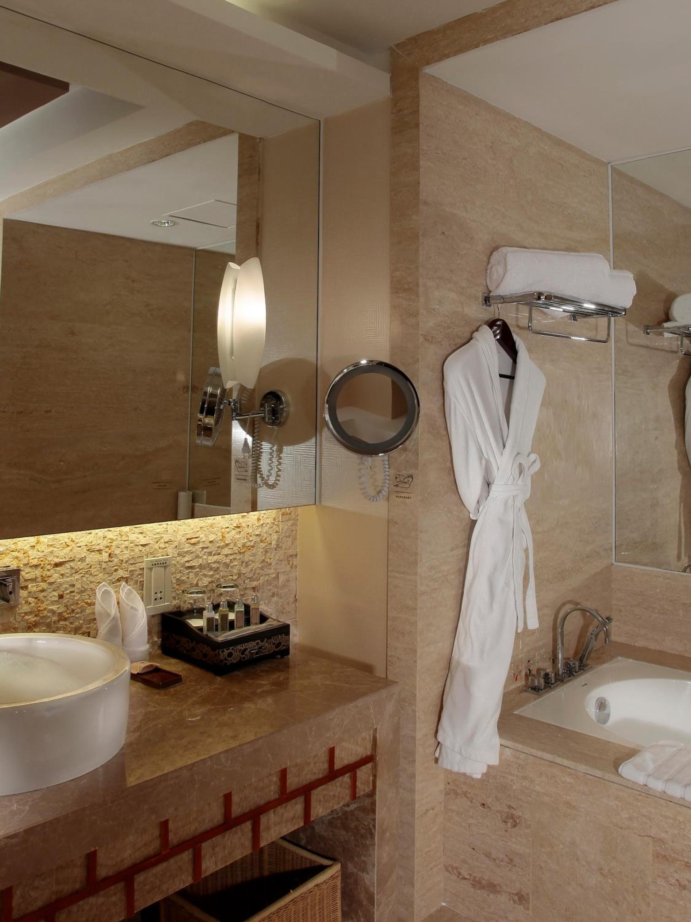 Superior Twin Room with River View photo 3