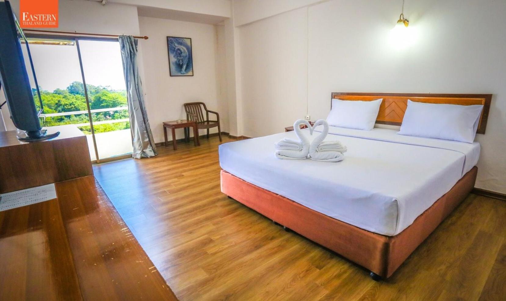 Standard King Room photo 3
