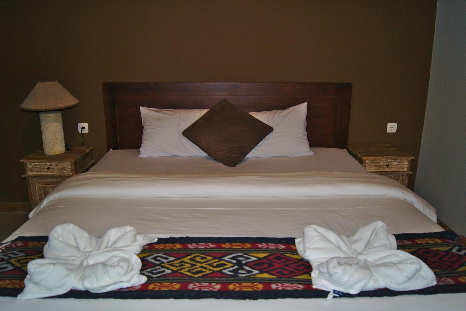 Double Room with Patio - Photo 13