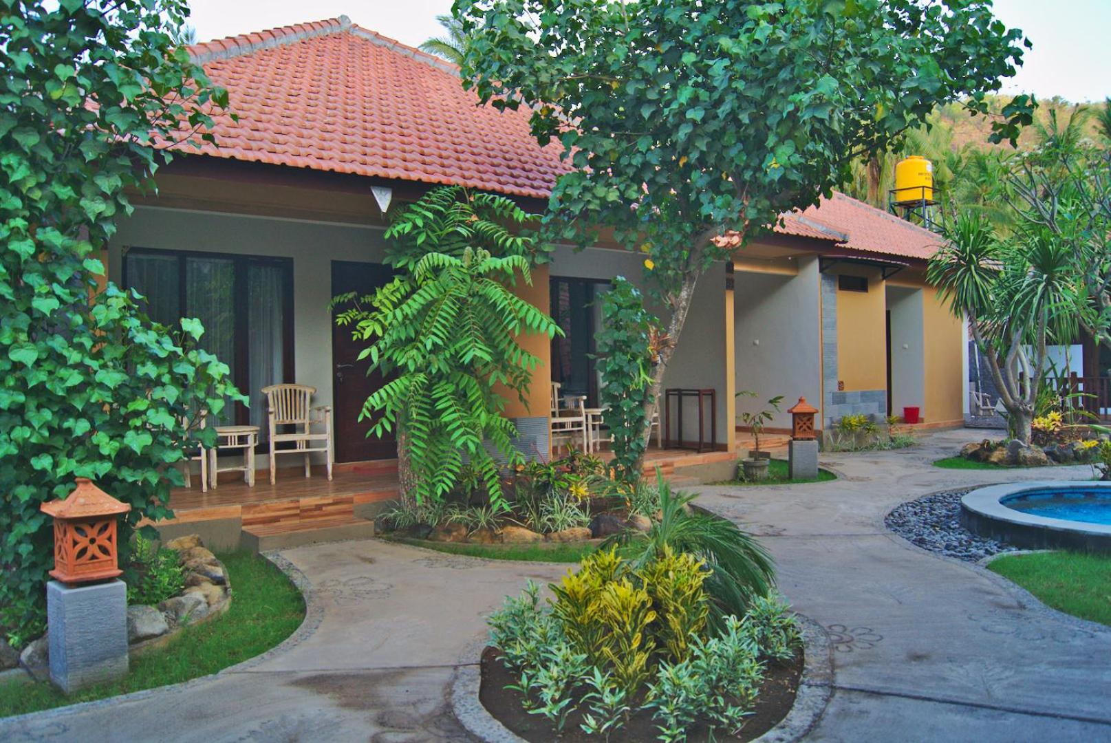 Twin Room with Pool View - Photo 4