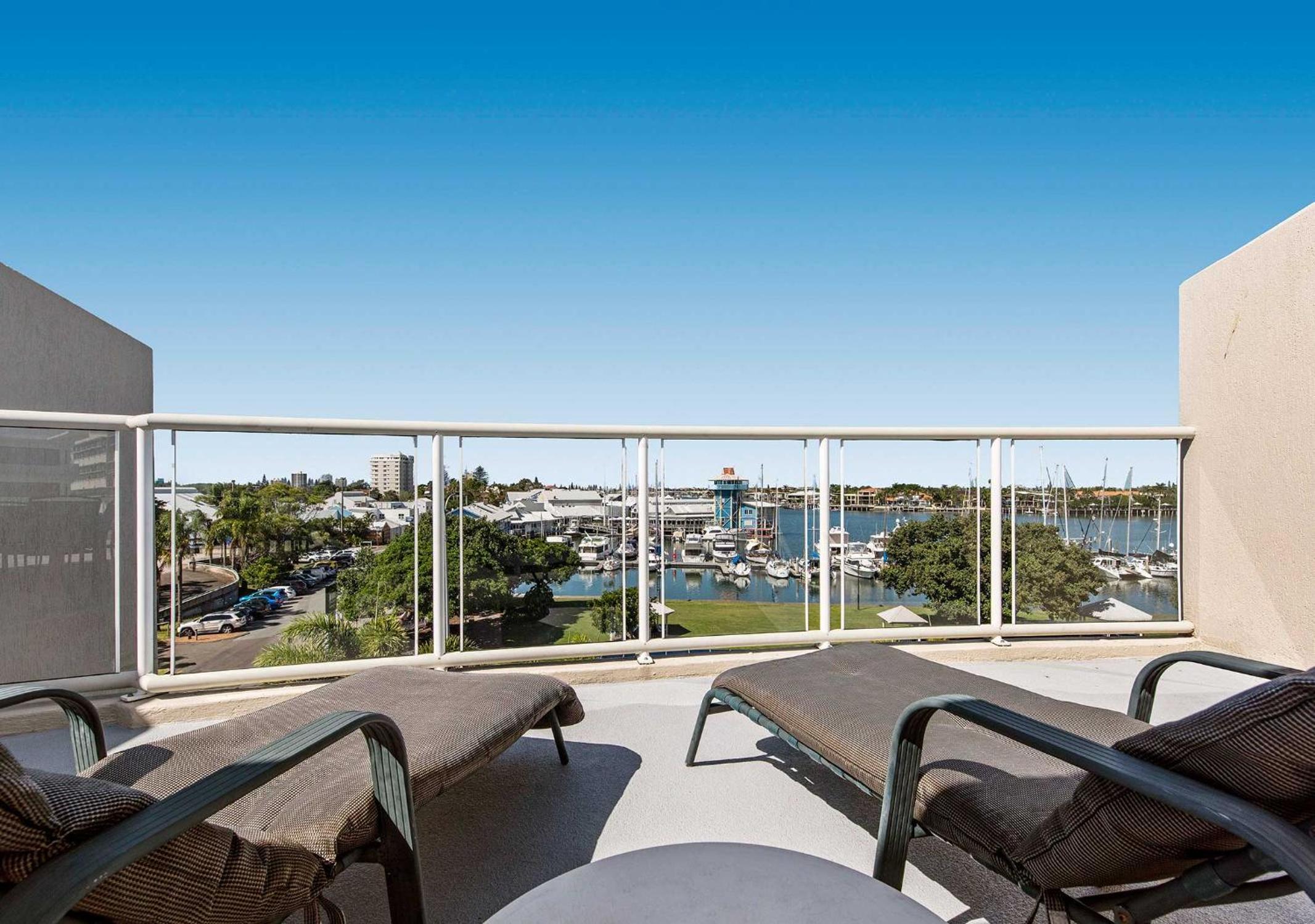 3 Bedroom Marina View Rooftop Apartment photo 3