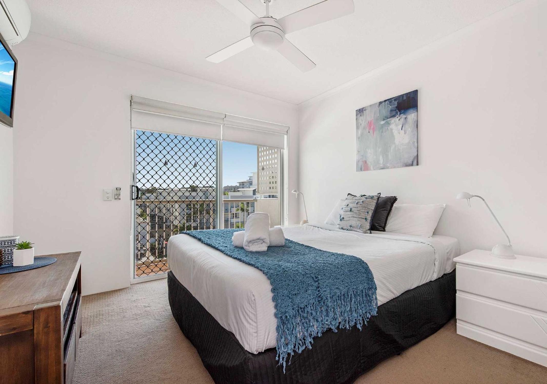 3 Bedroom Marina View Rooftop Apartment