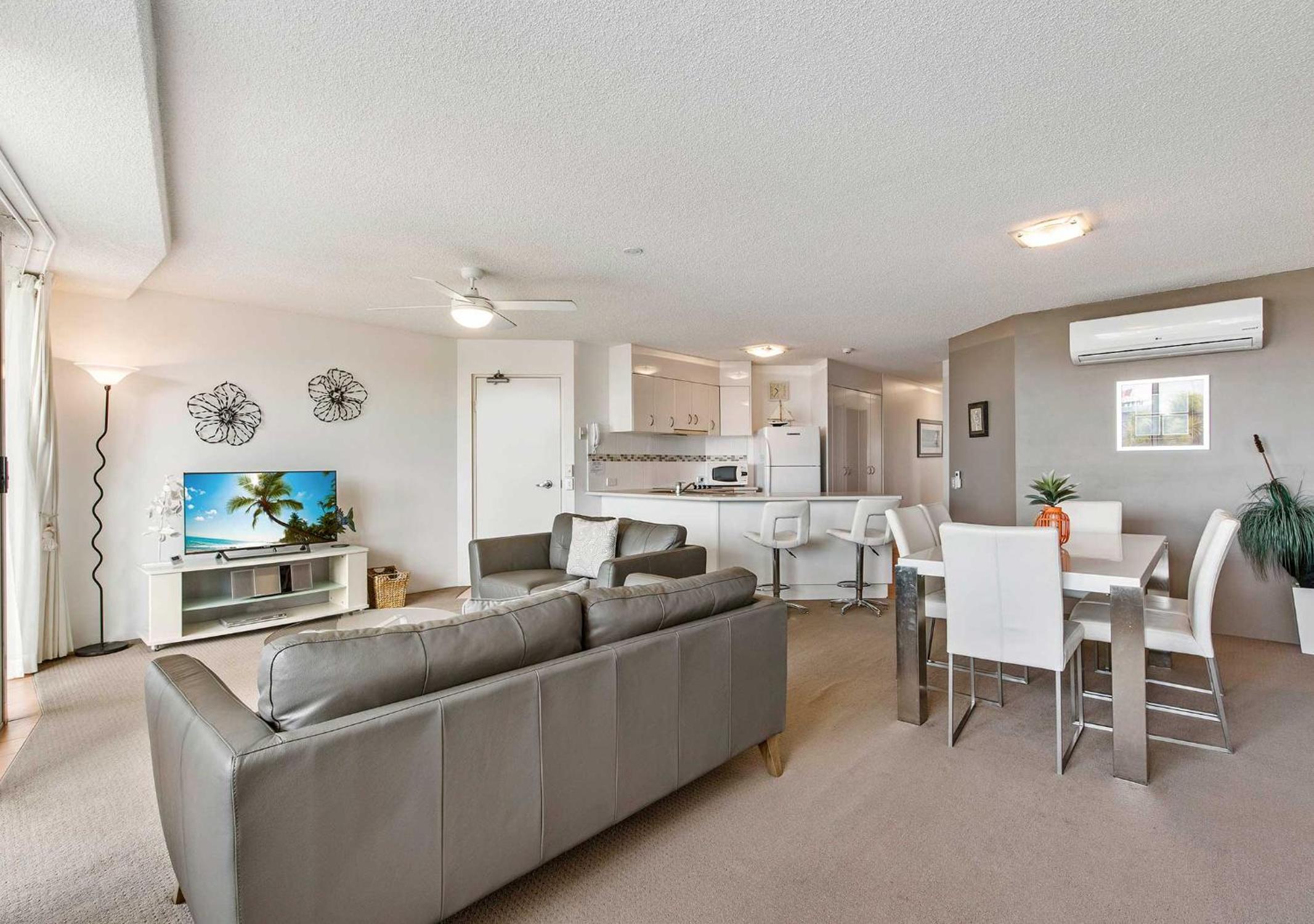 3 Bedroom Marina View Apartment