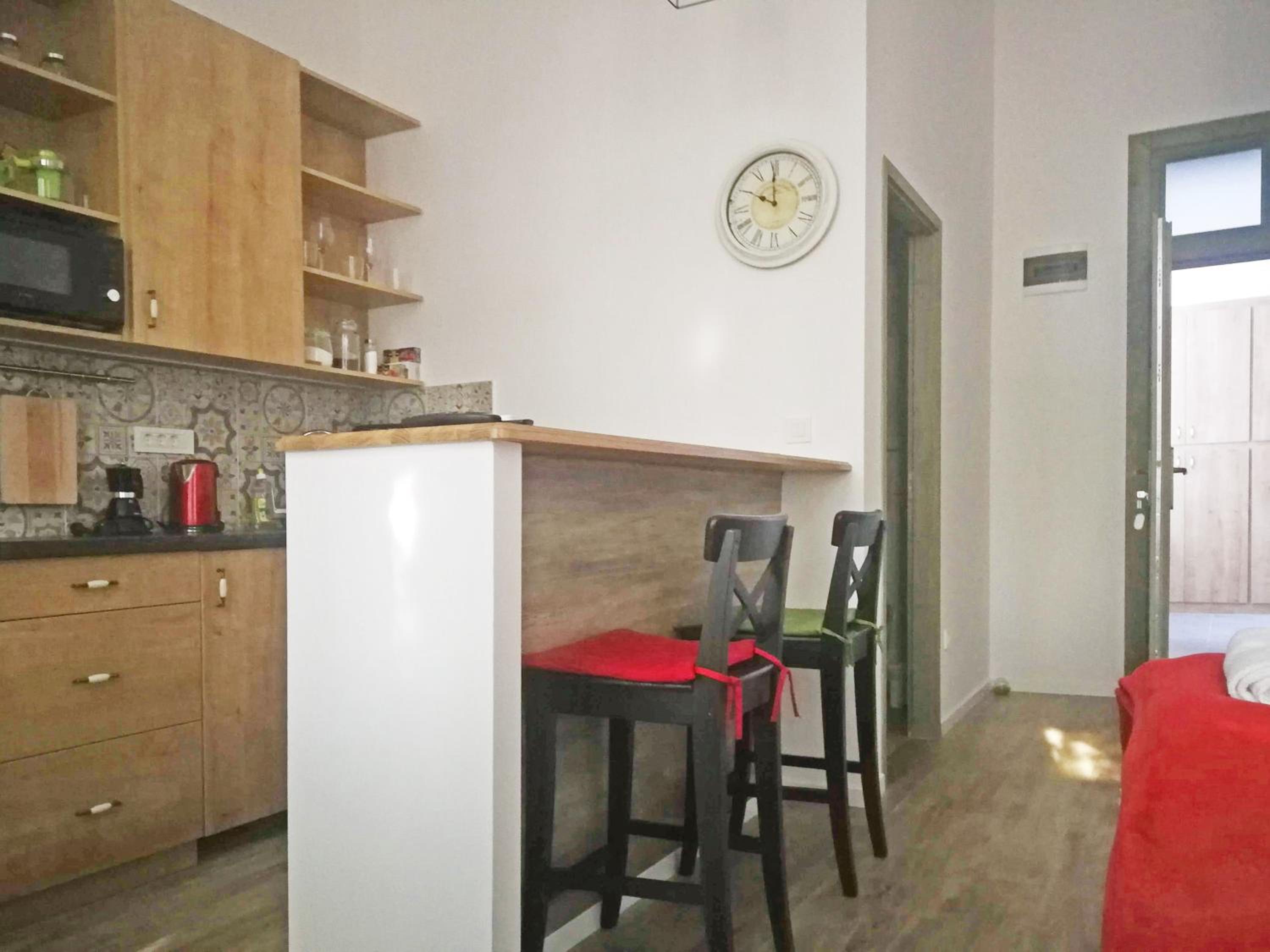 Studio Apartment - Photo 12