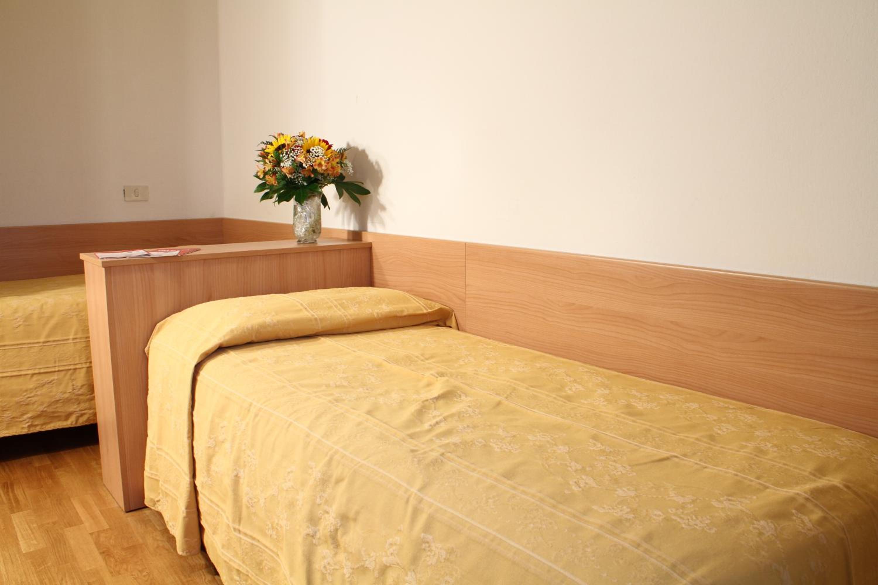 Triple Room - Photo 10