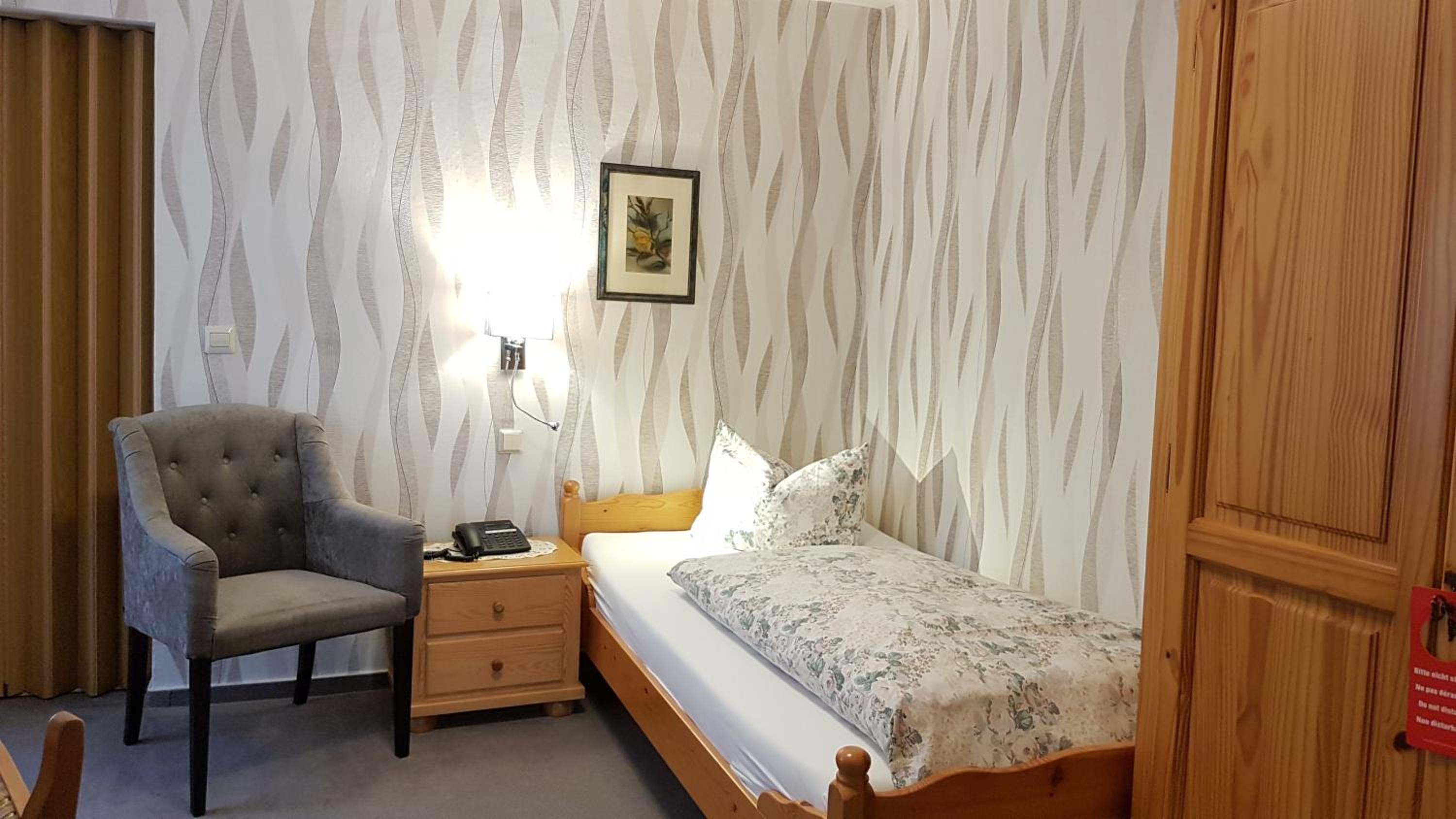 Single Room photo 2