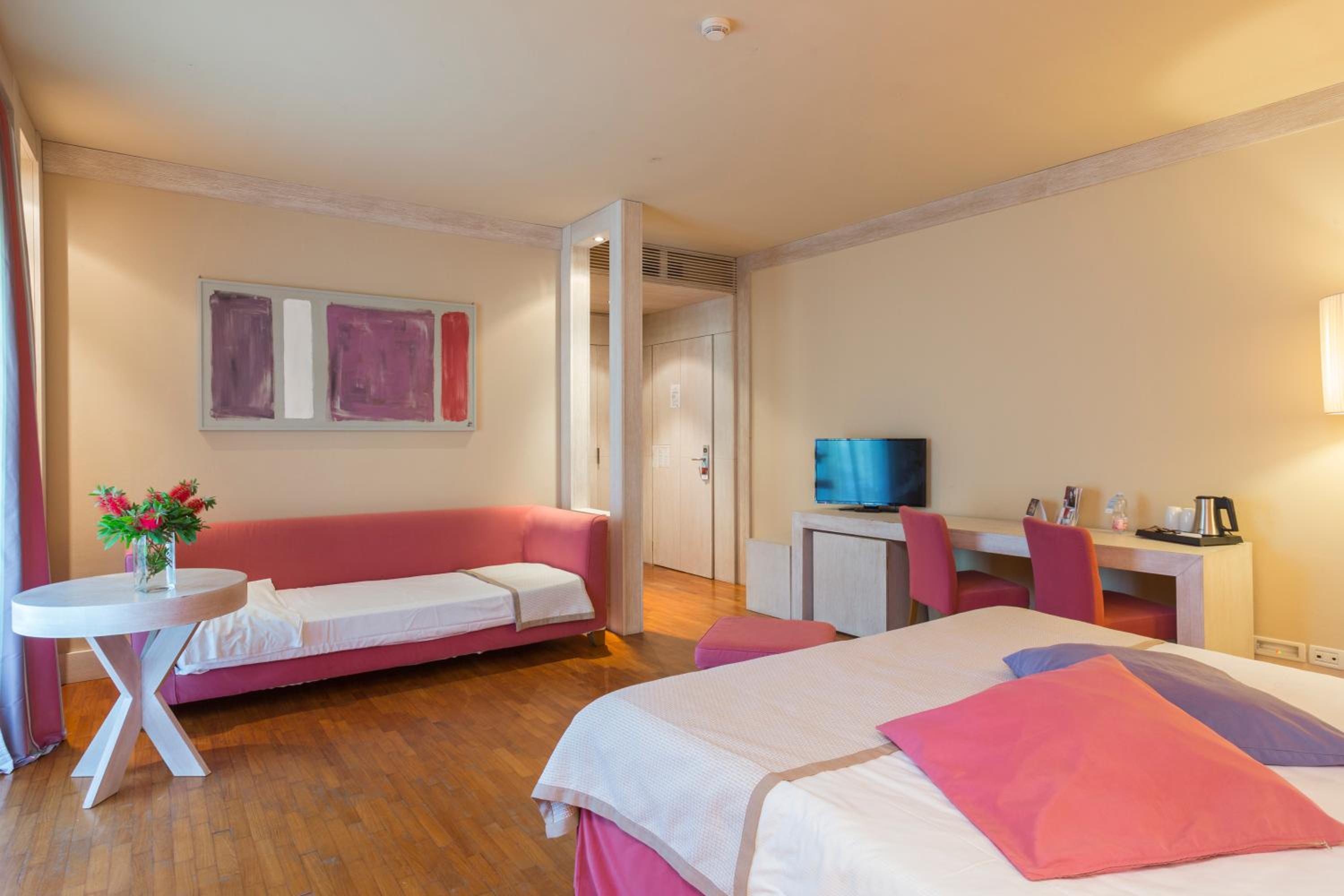 Deluxe Triple Room - Photo 6