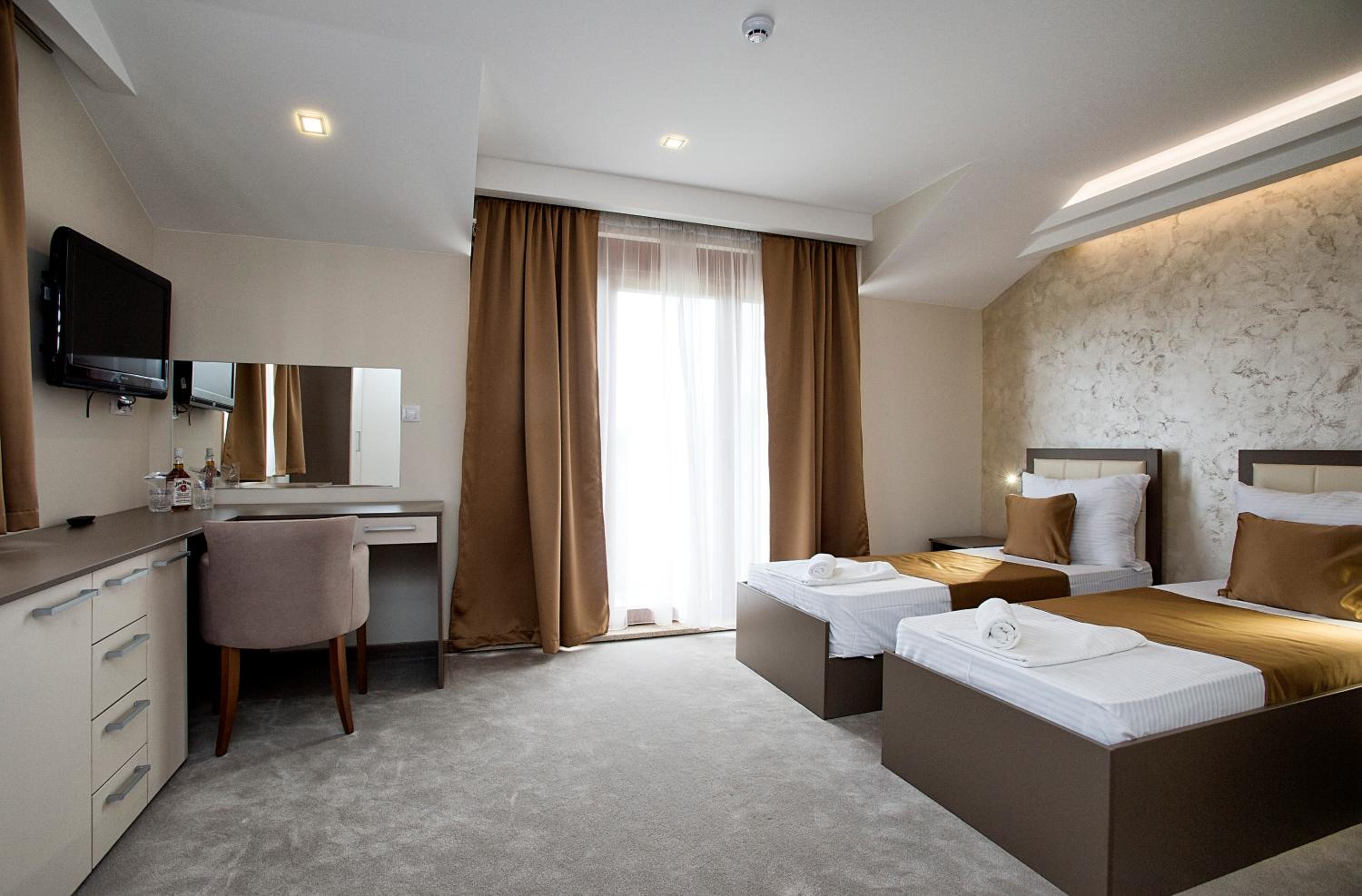 Deluxe Twin Room photo 2
