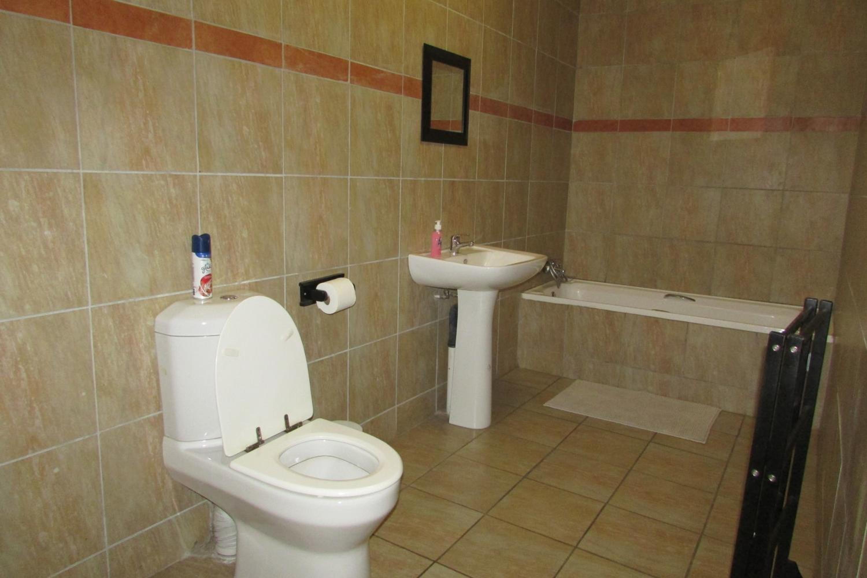 Standard Double or Twin Room with Garden View - Photo 15