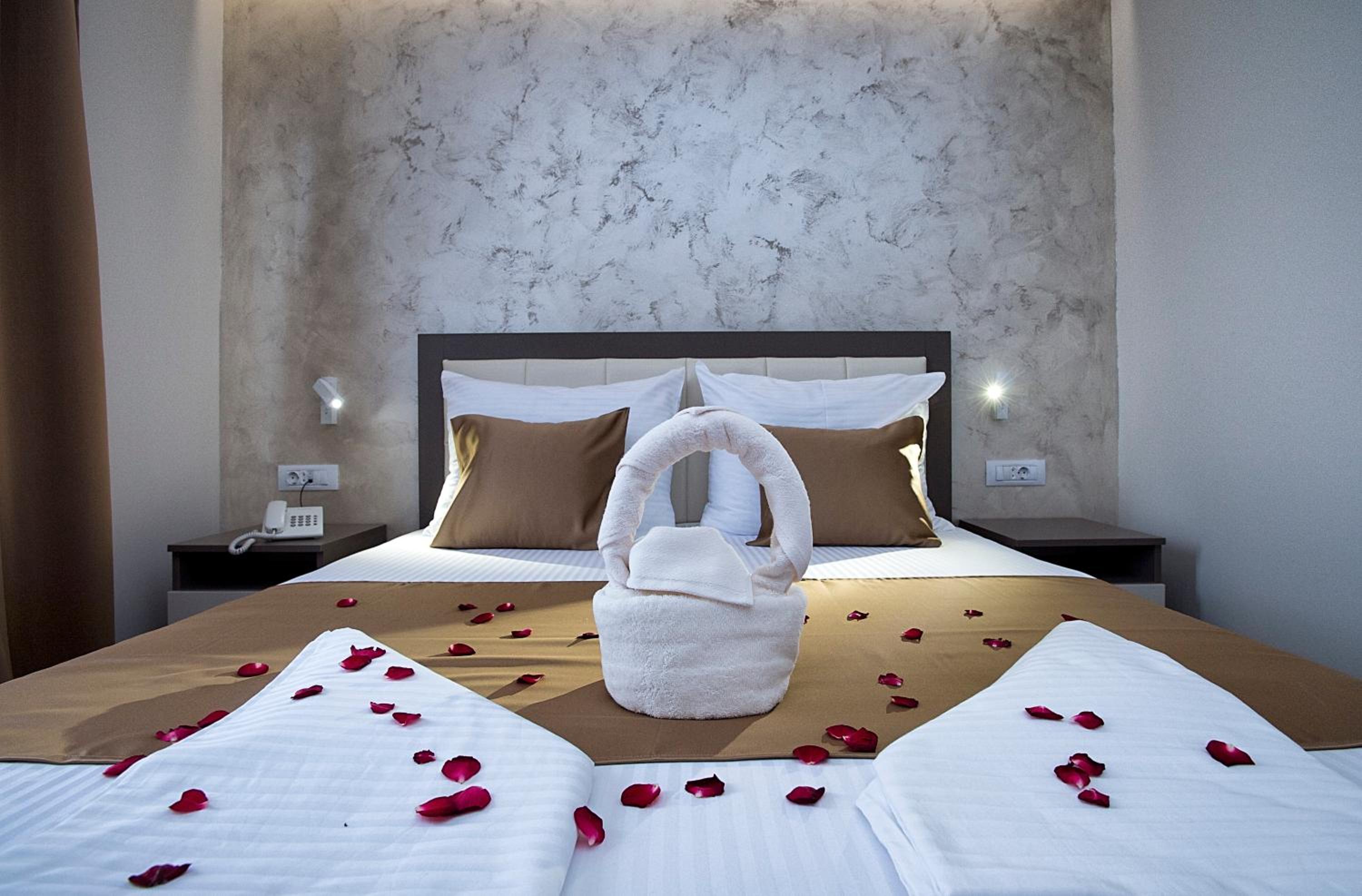 Deluxe Double Room with Shower photo 2
