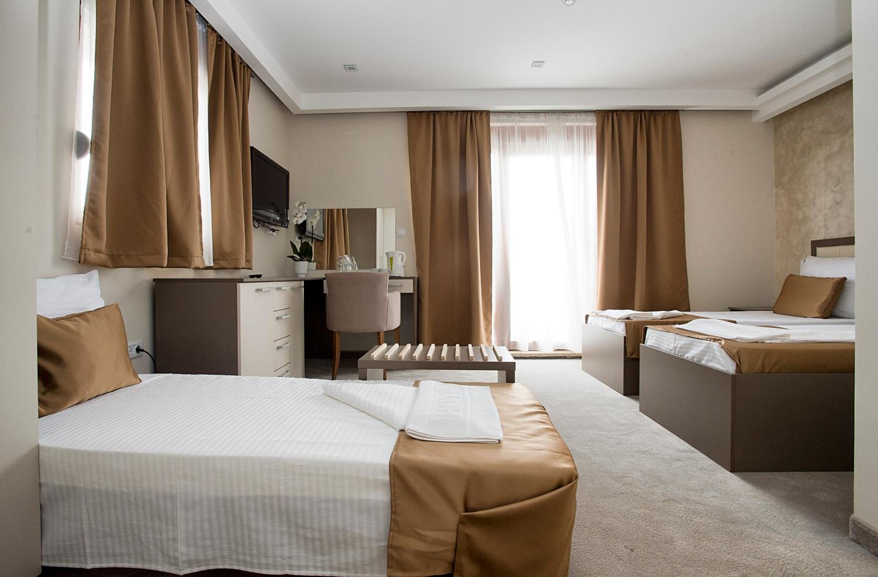 Deluxe Triple Room photo 3