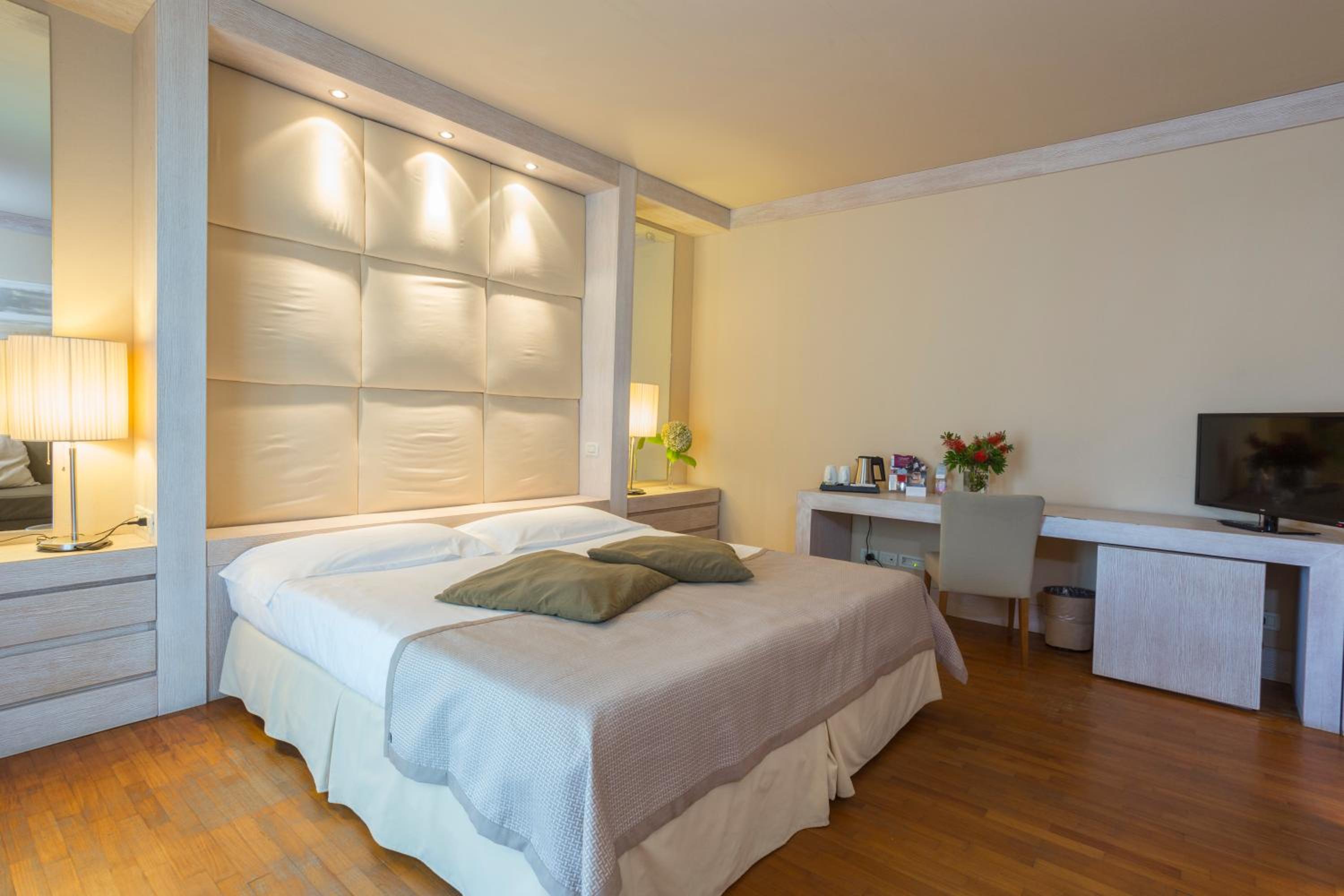 Deluxe Double Room - Photo 5