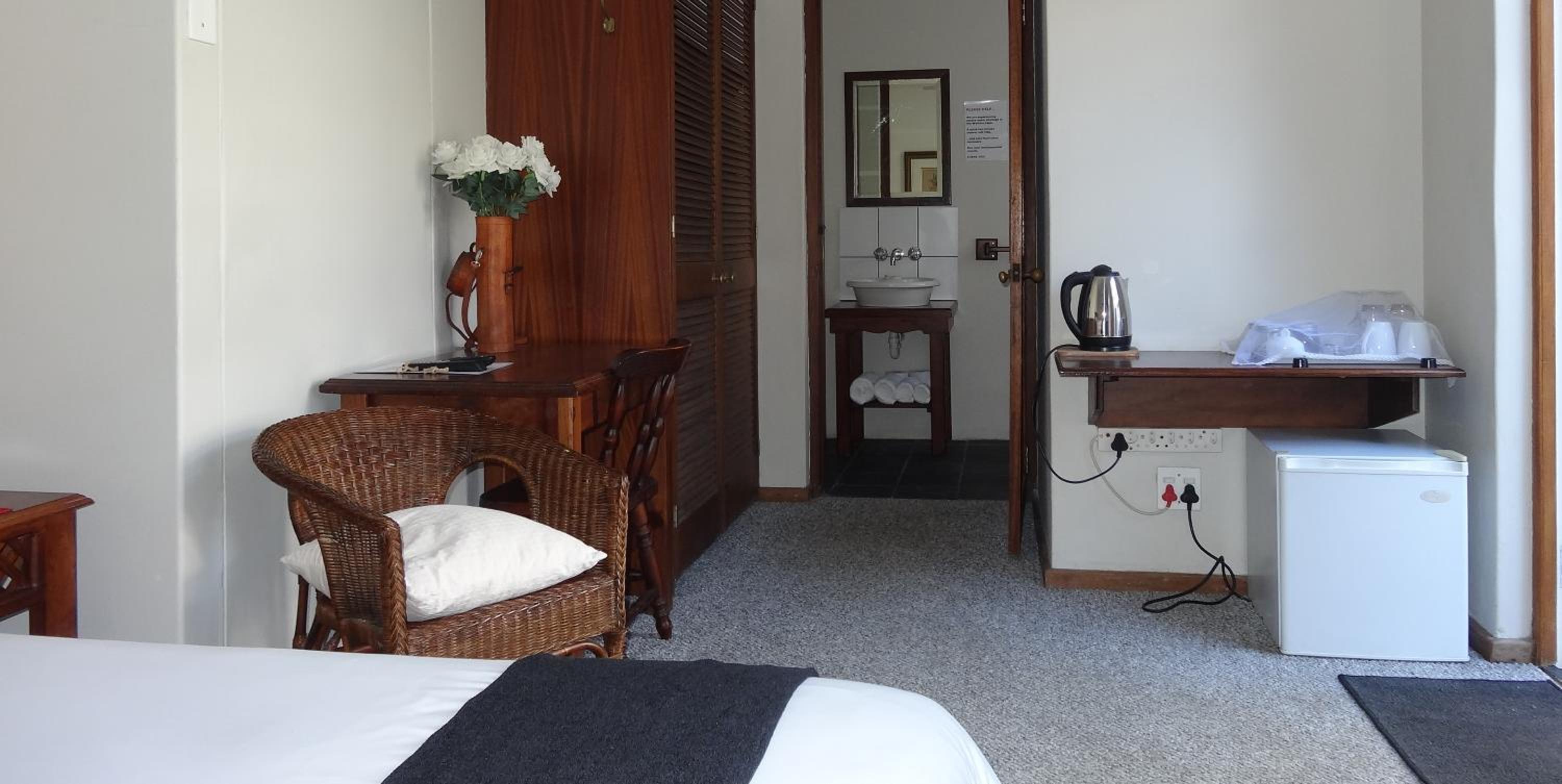 Standard Double Room - Photo 4