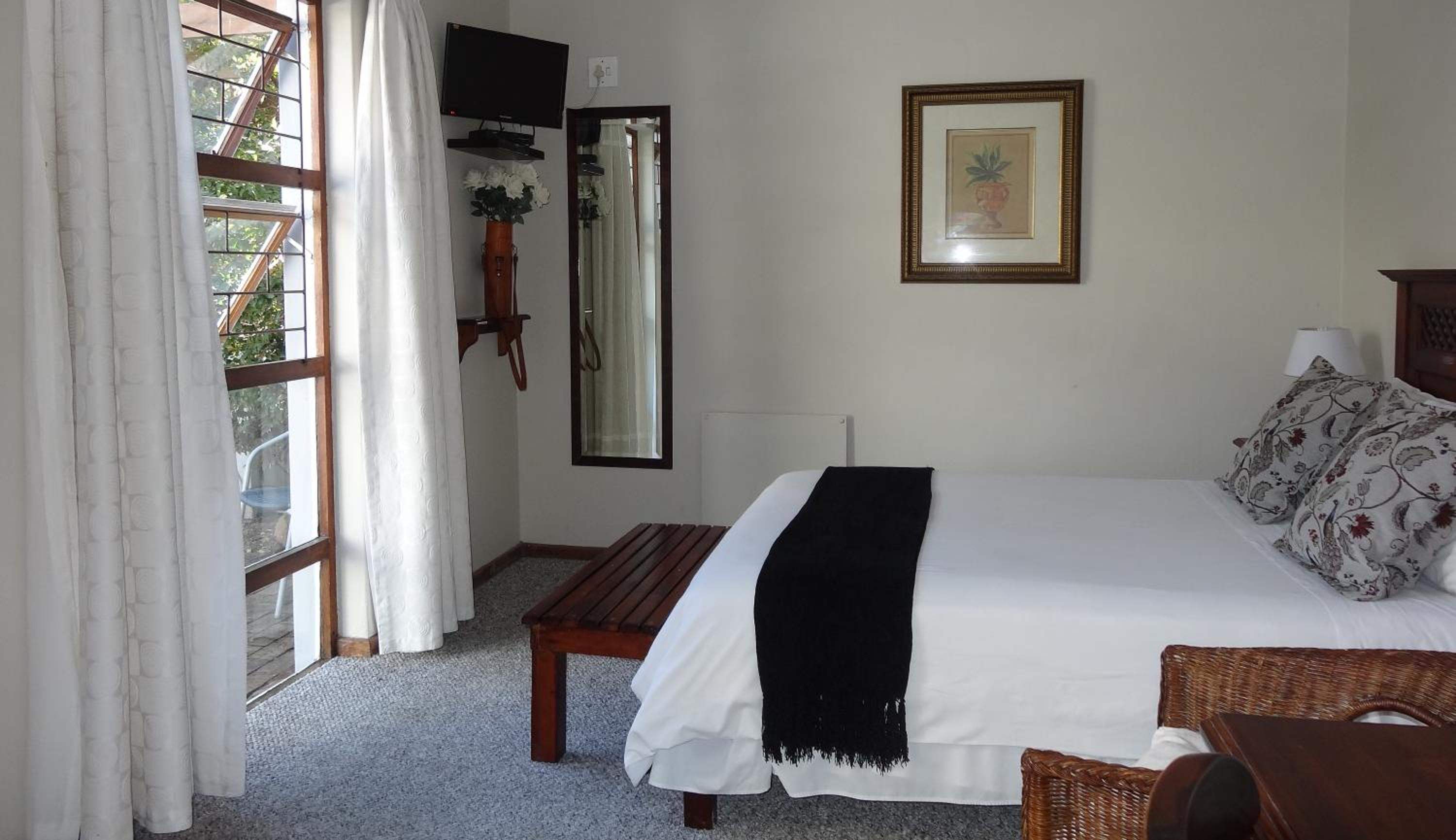 Standard Double Room - Photo 15