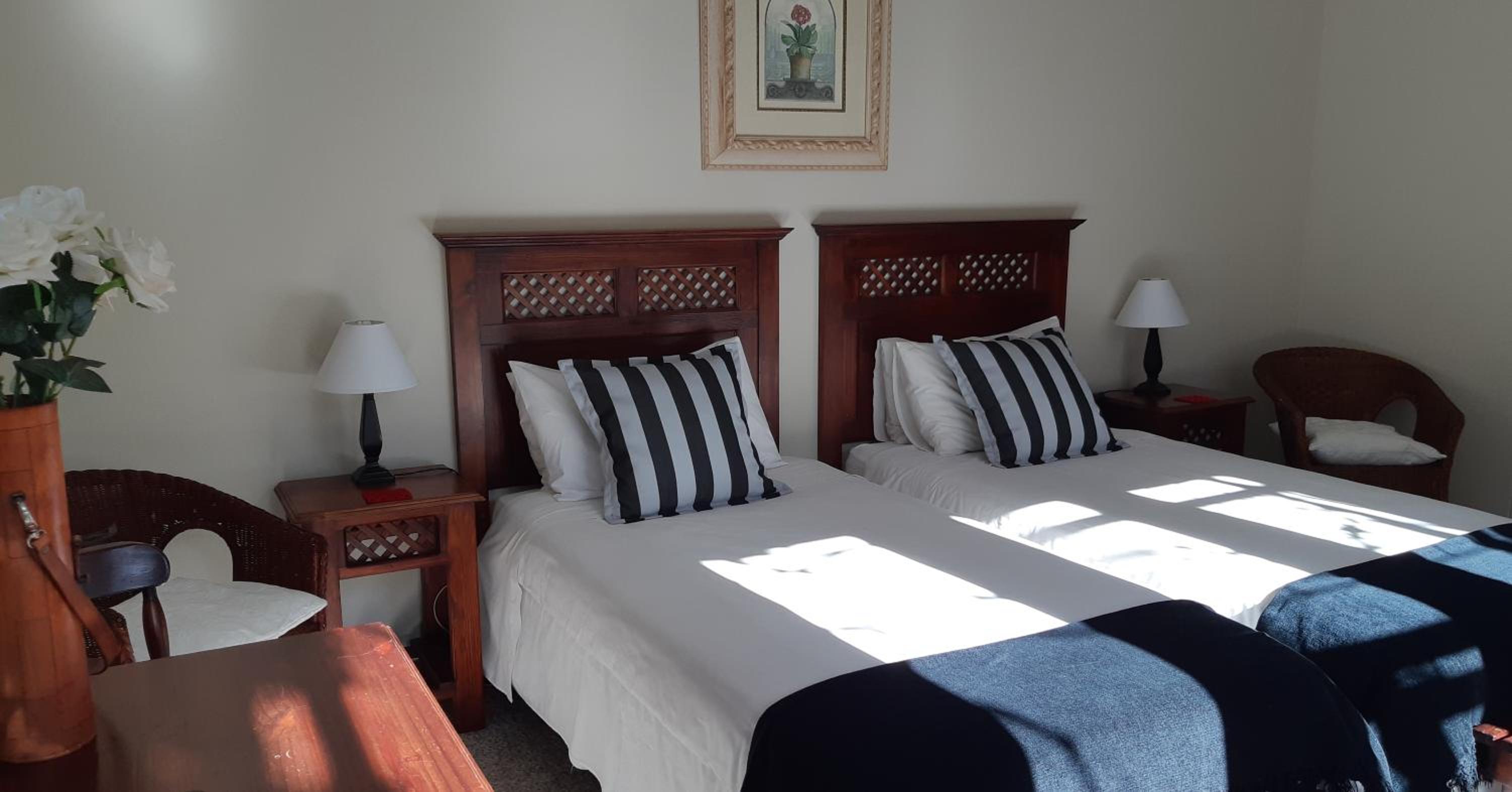 Twin Room - Photo 7