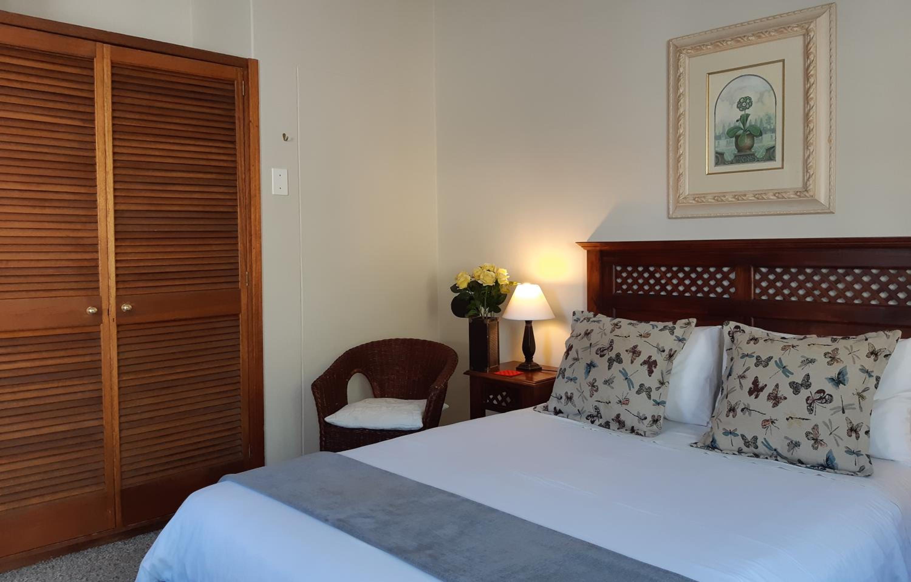 Standard Double Room - Photo 8